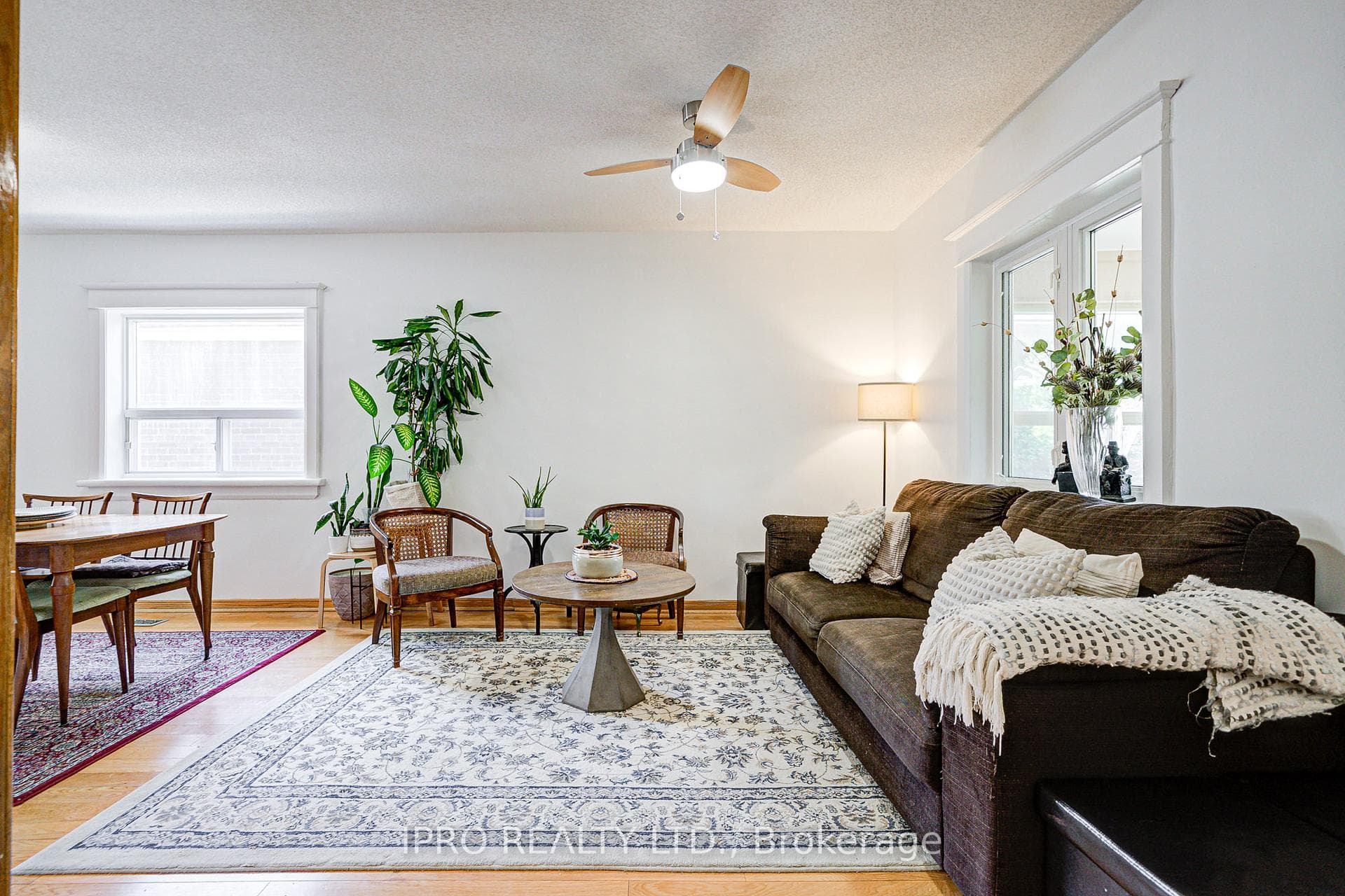 287 Queensdale Avenue photo 9