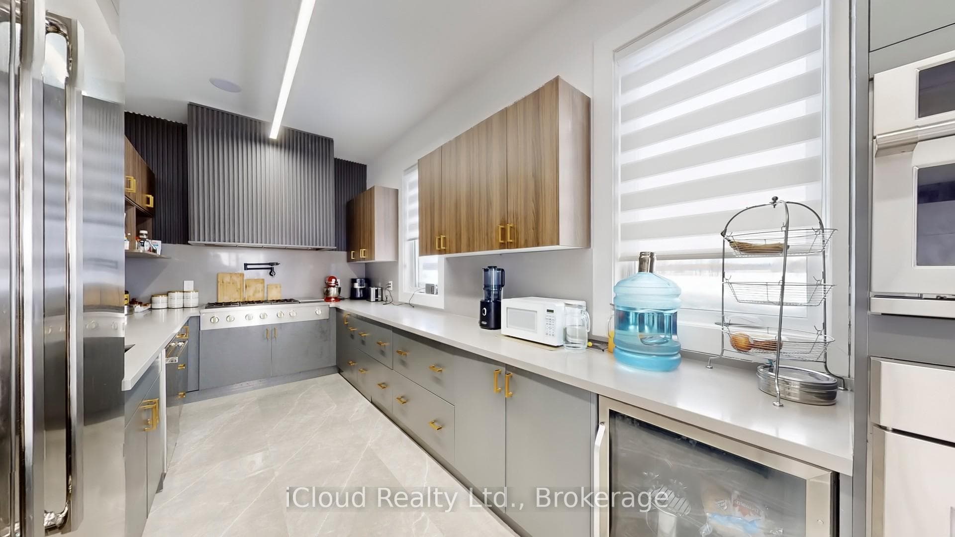 674525 Hurontario Street photo 10