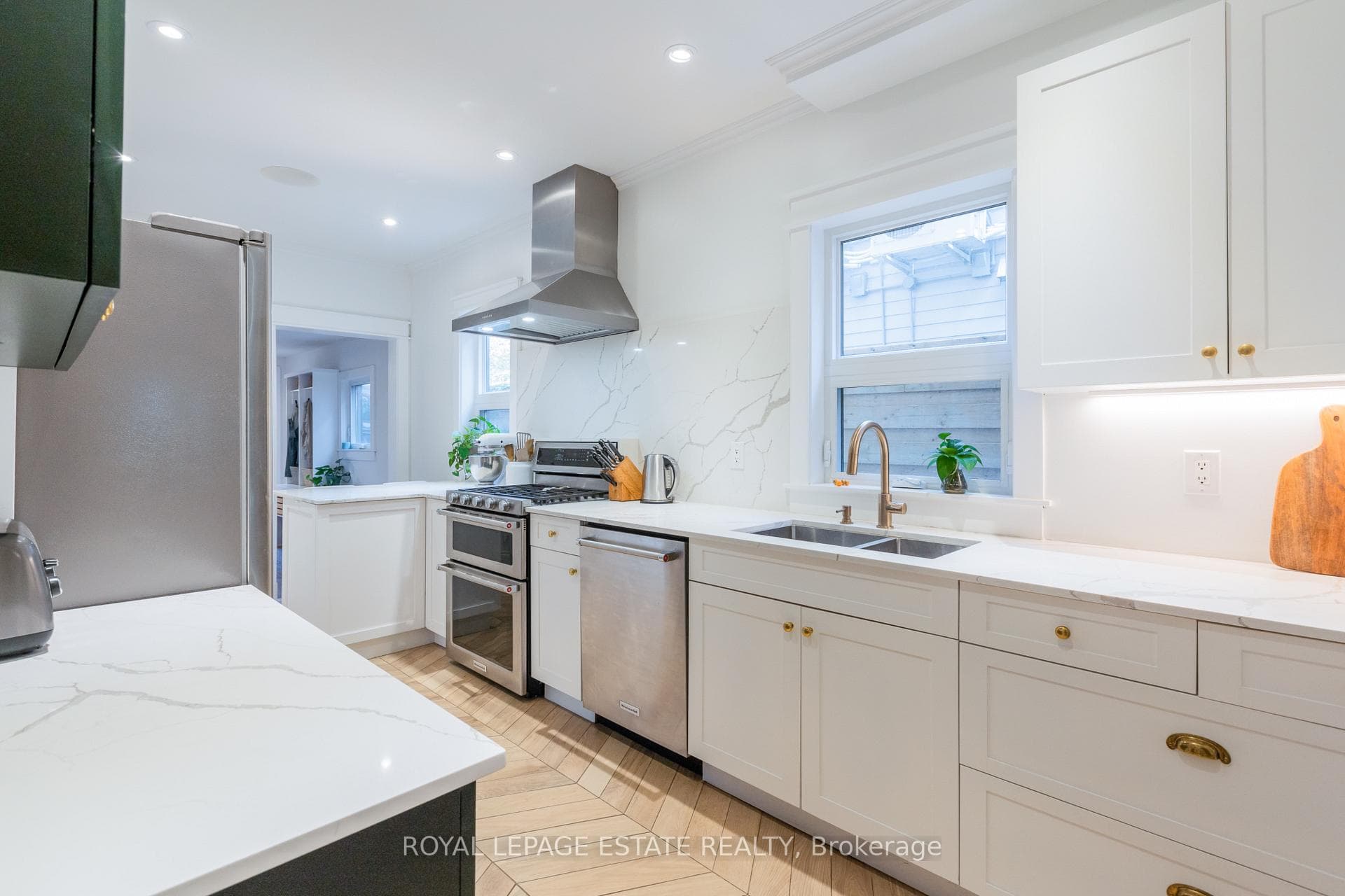 82 Dagmar Avenue photo 12