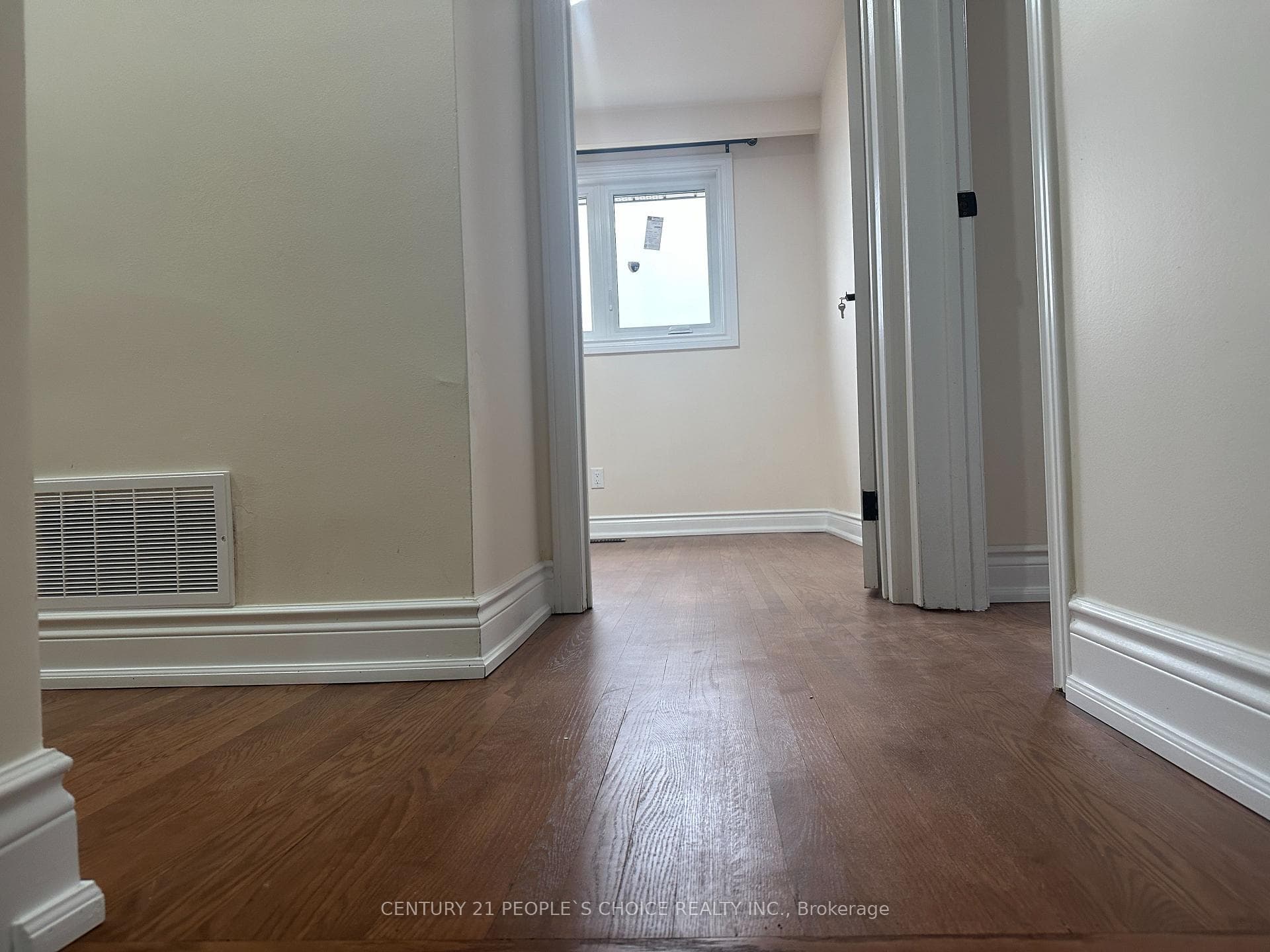 7490 Middleshire Drive photo 24