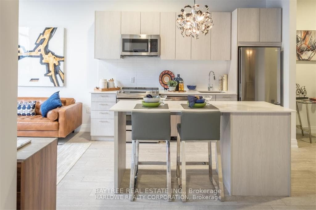 185 Deerfield Road Unit 812 photo 22