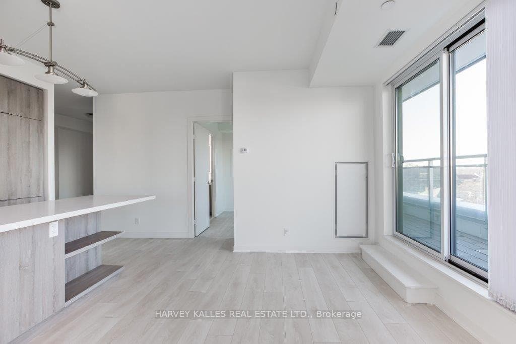 223 St Clair Avenue Unit 711 photo 9