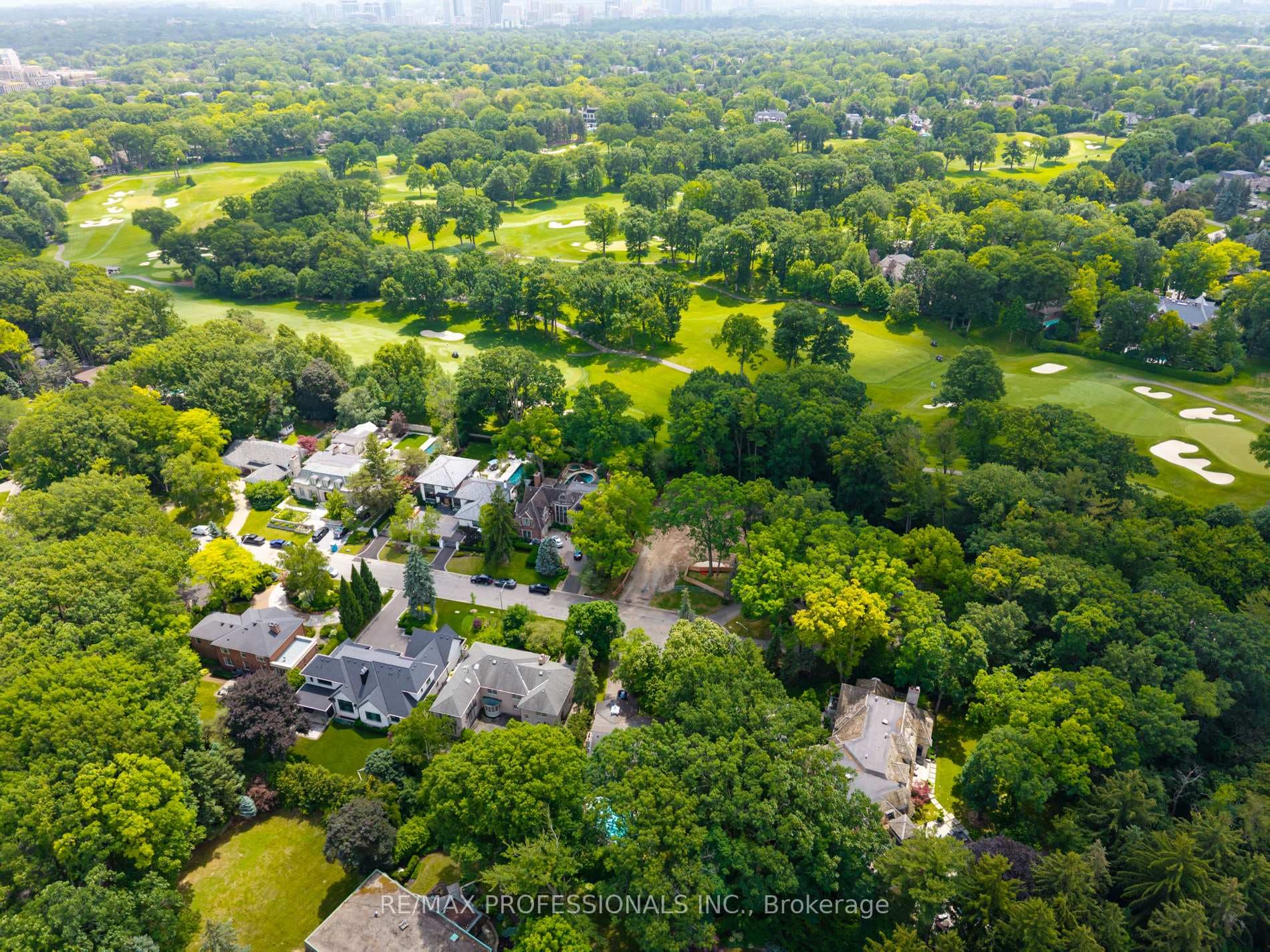 10 Woodmere Court photo 10