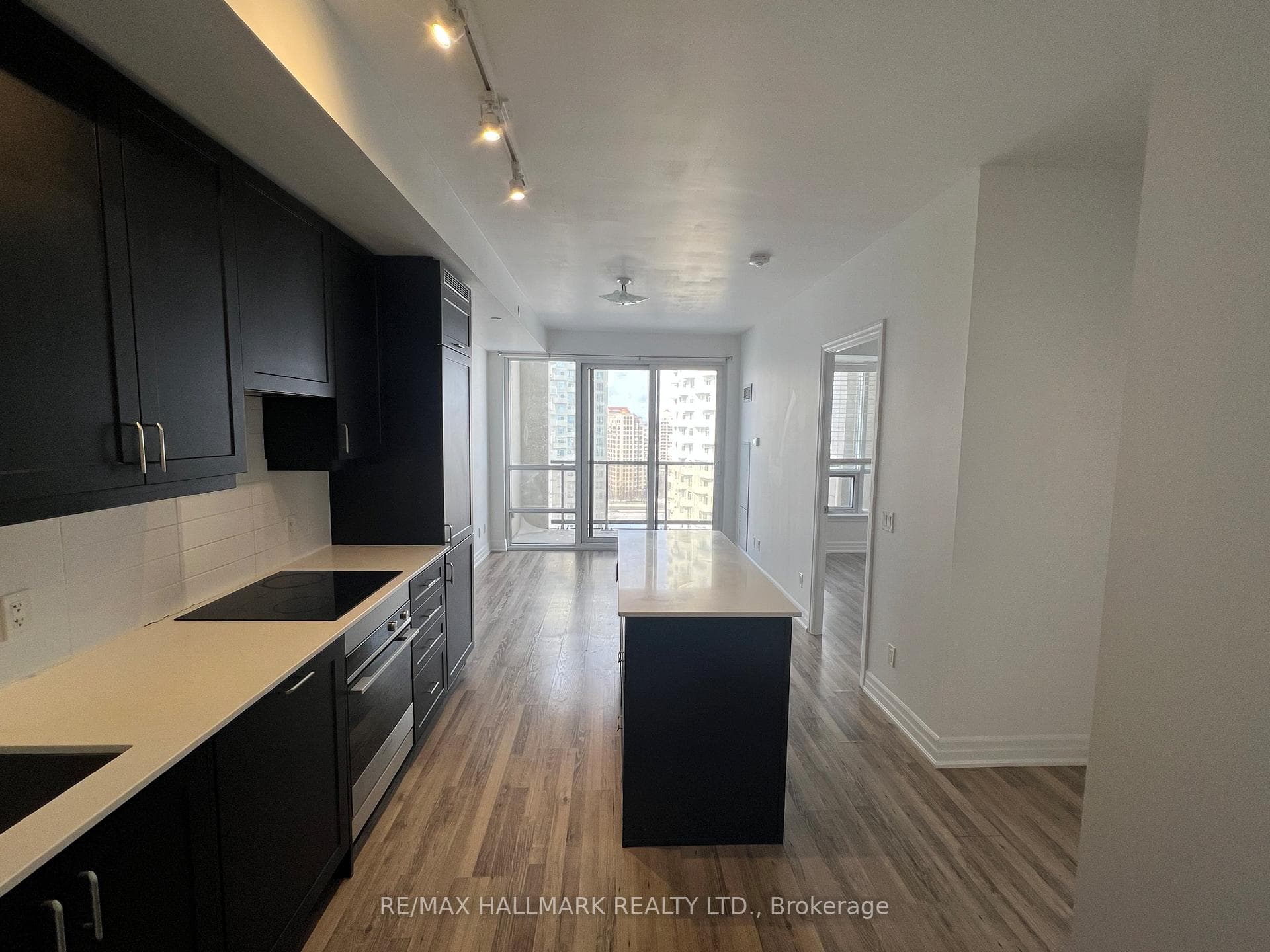 9085 Jane Street Unit 1603 photo 5