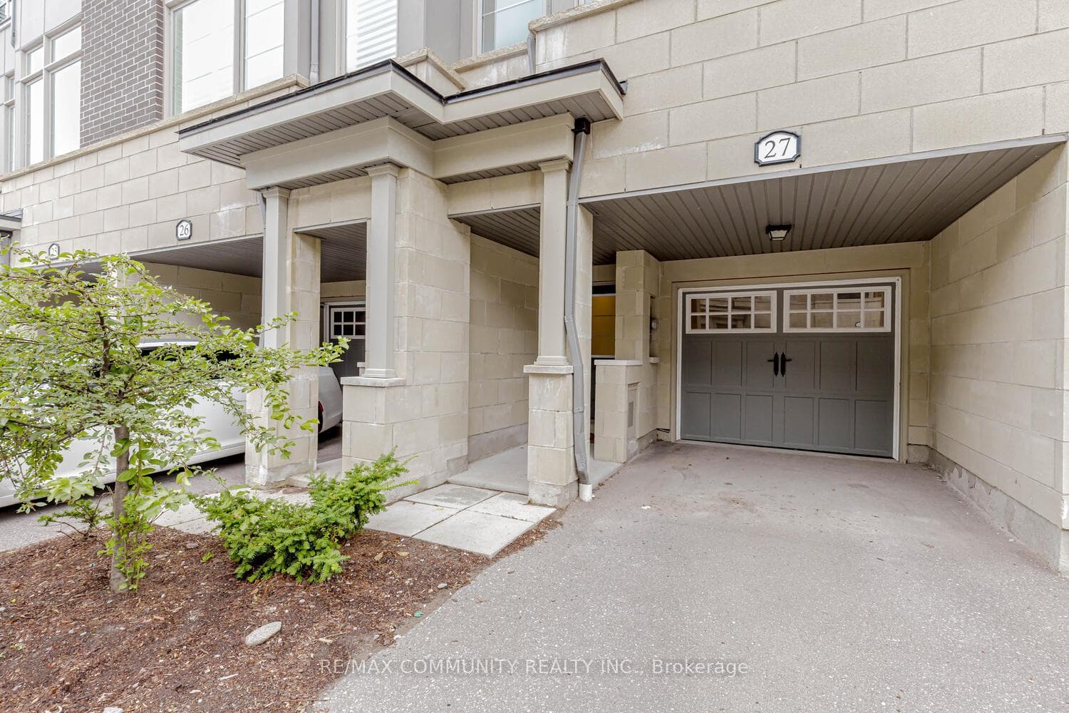 384 Arctic Red Drive Unit 27 photo 2