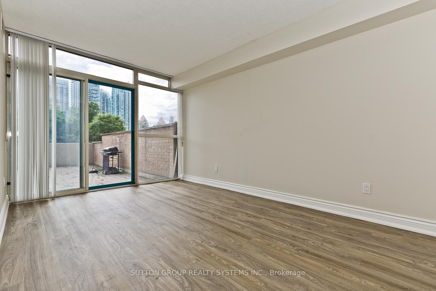 285 Enfield Place Unit 204 photo 3