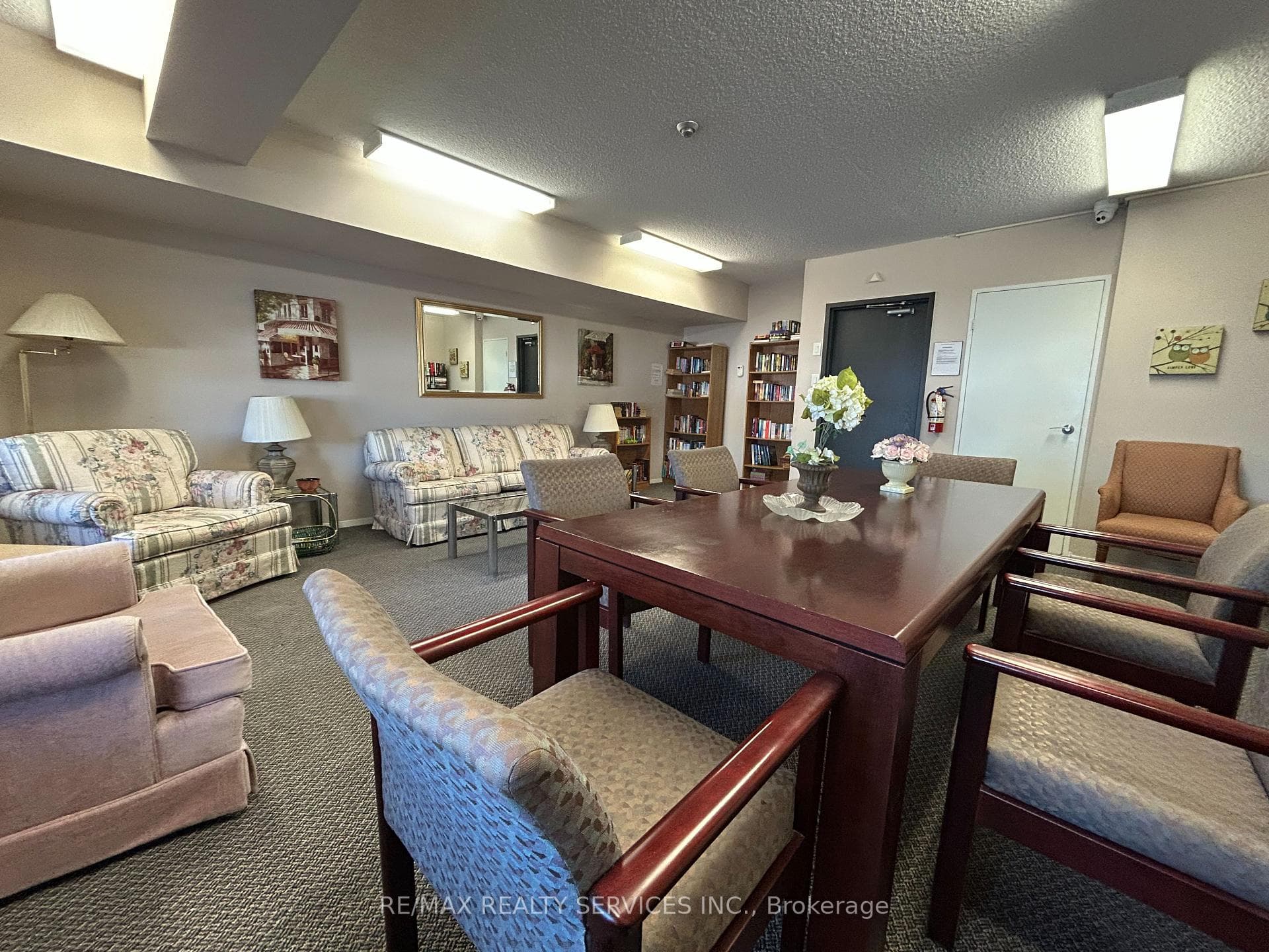 2929 Aquitaine Avenue Unit 701 photo 22