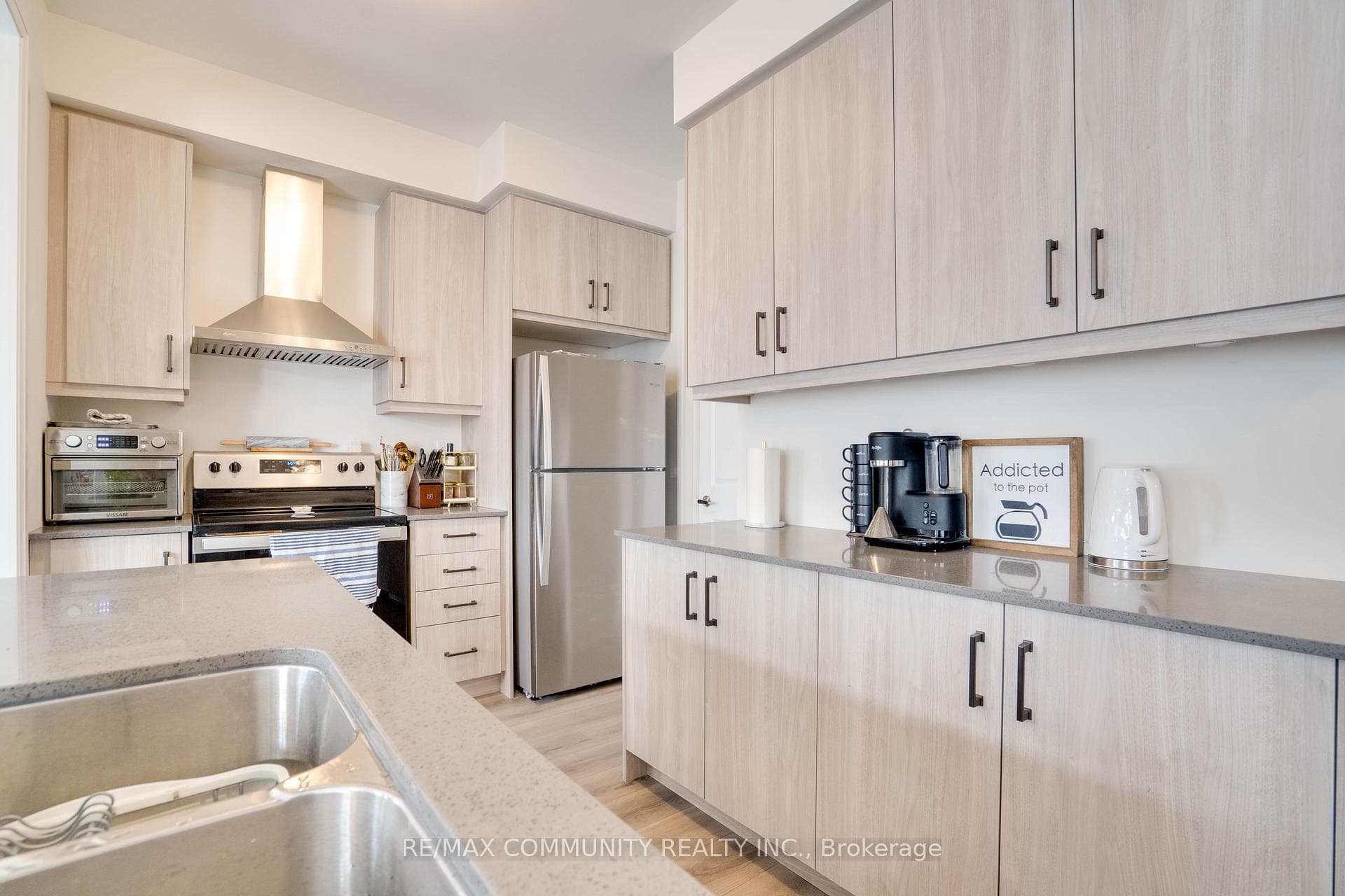 6 Bromfield Street photo 10
