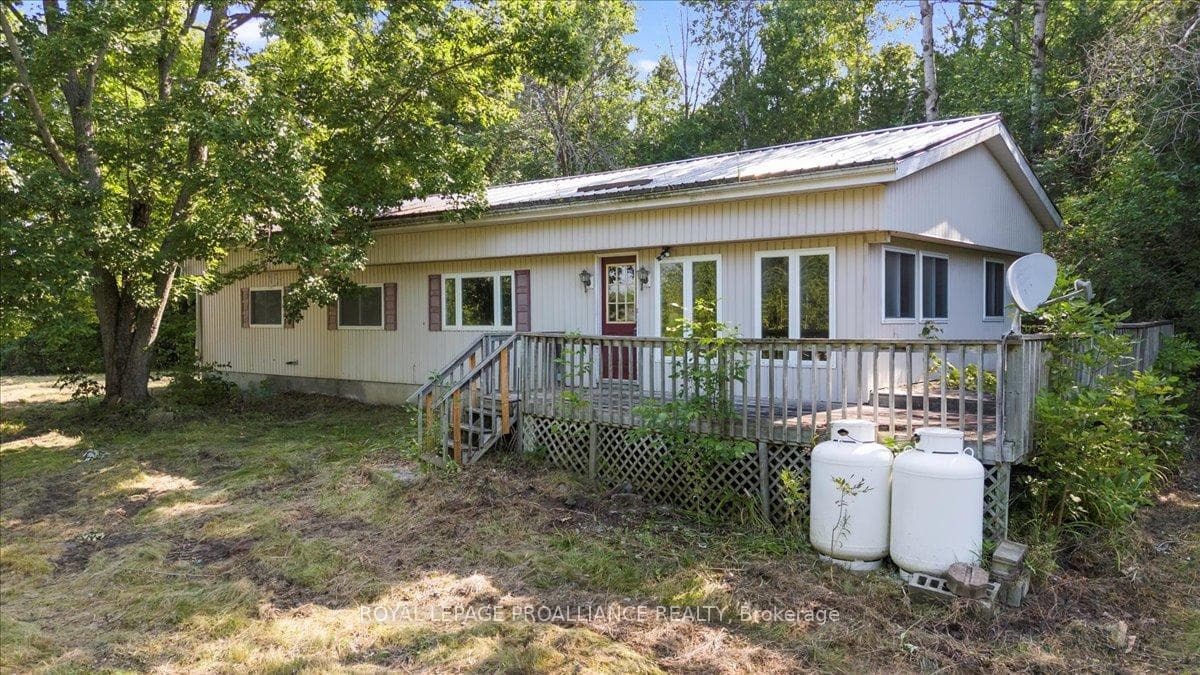 3863 Springbrook Road photo 2