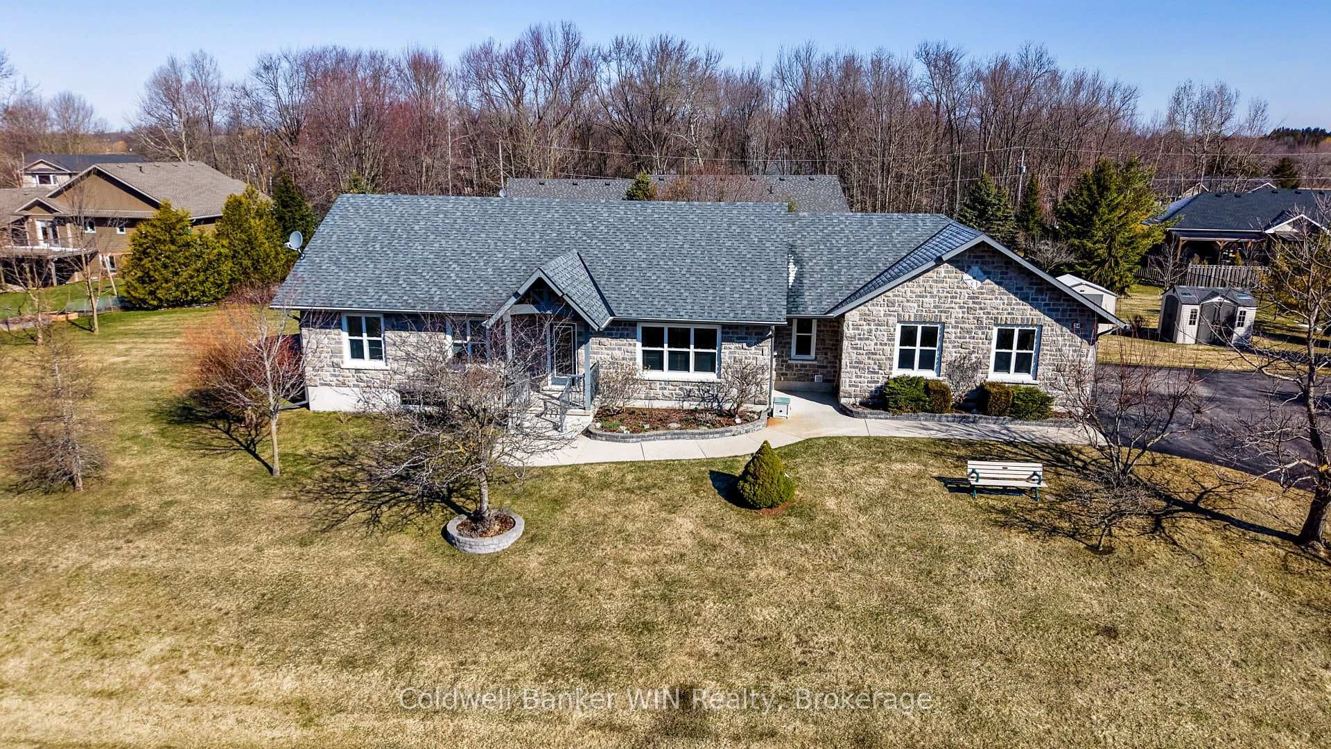 34 Regency Drive photo 1