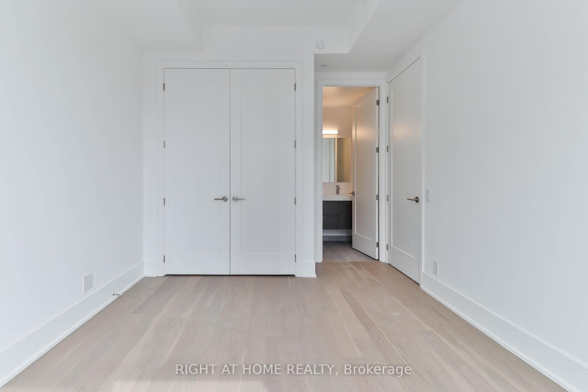 800 Broadview Avenue Unit 406 photo 12