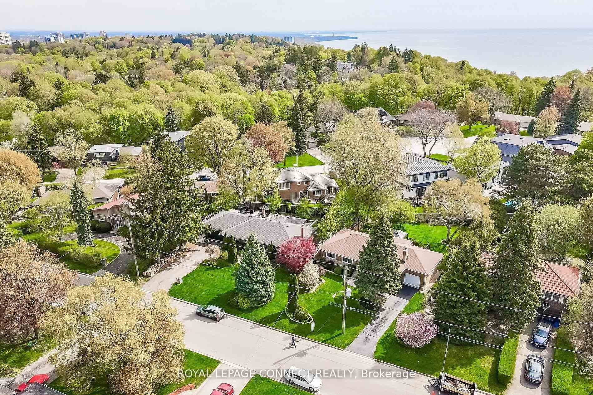 11 McNab Boulevard photo 33