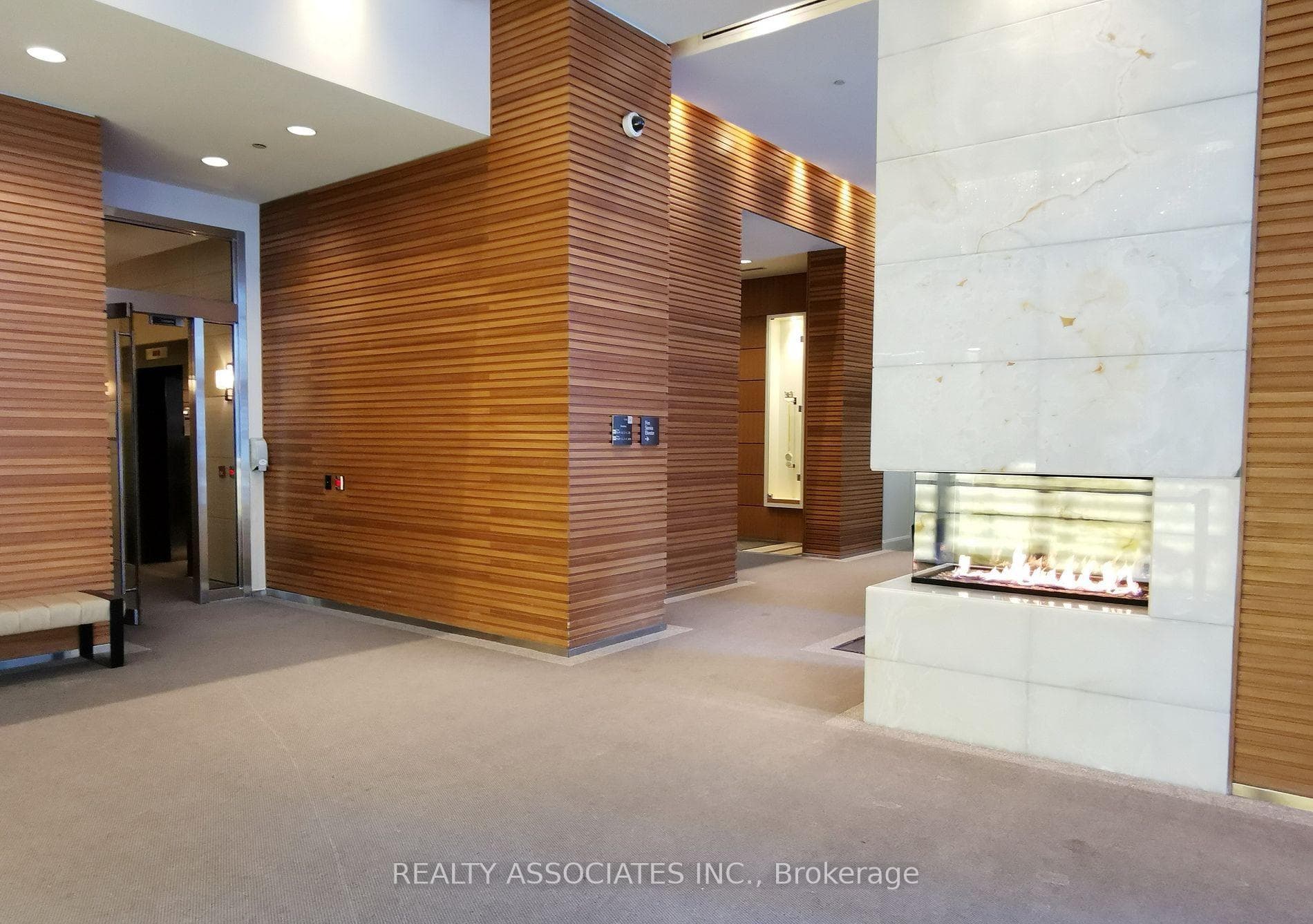 2191 Yonge Street Unit 2704 photo 5