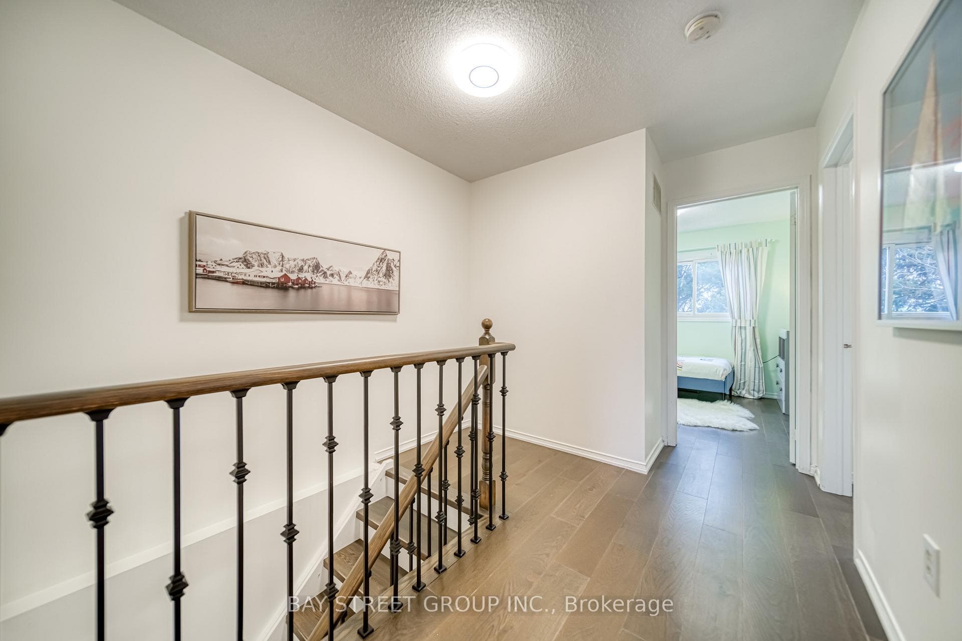 855 Clancey Crescent photo 20