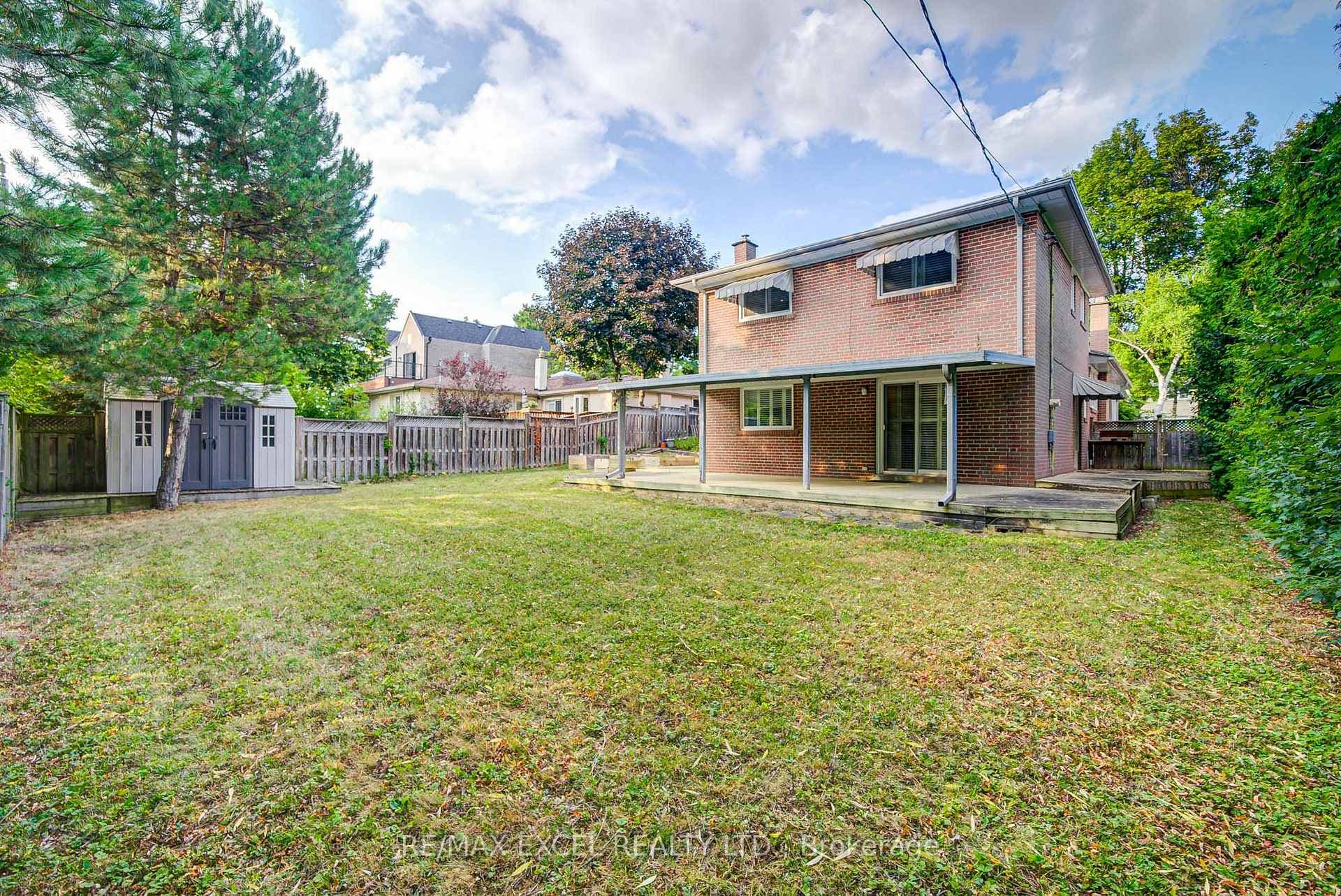 108 Babcombe Drive photo 48