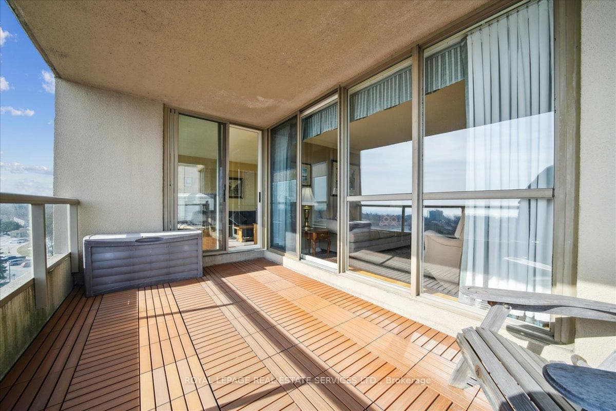 20 Guildwood Parkway Unit 808 photo 17