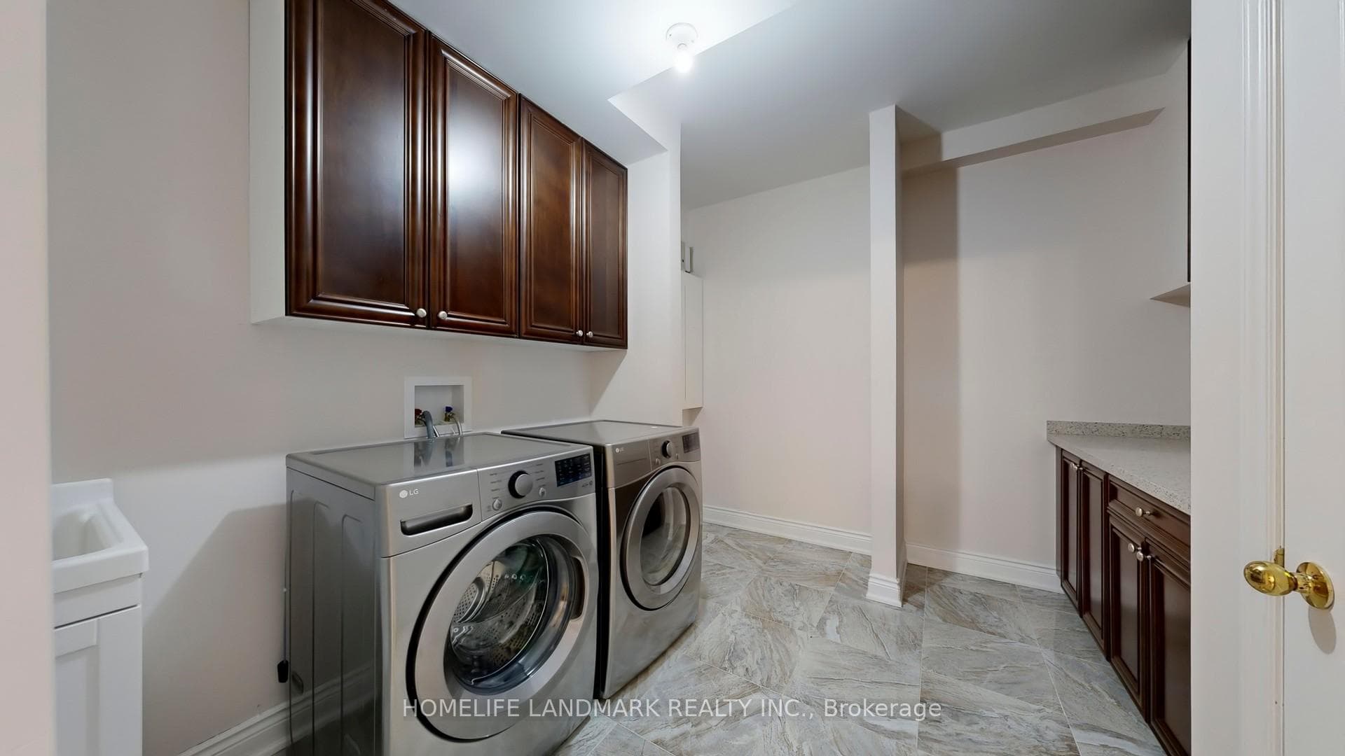 90 Offord Crescent photo 40