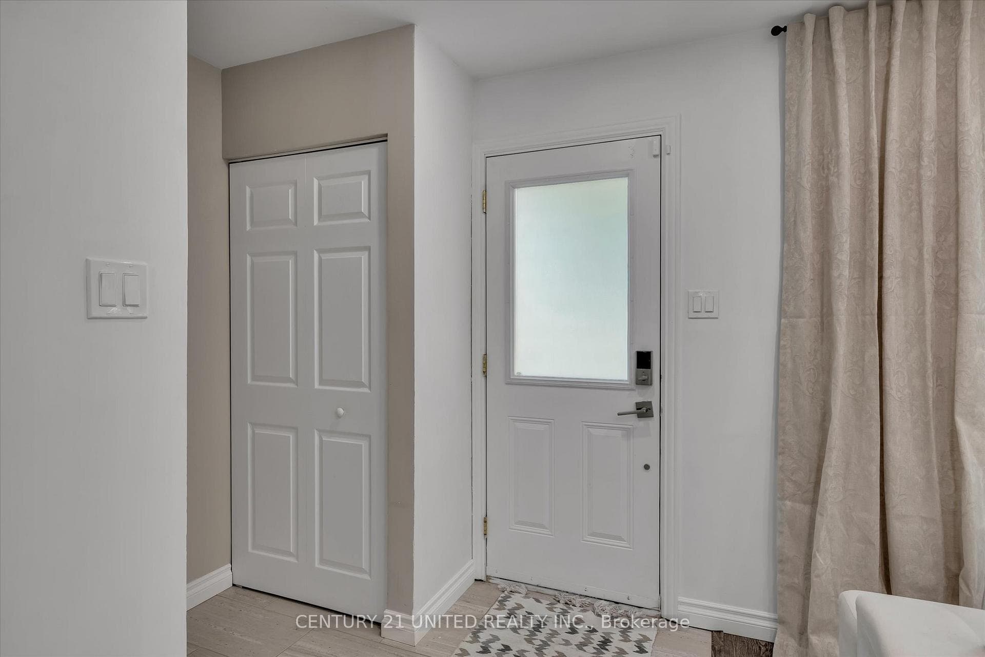 819 Cameron Street photo 5