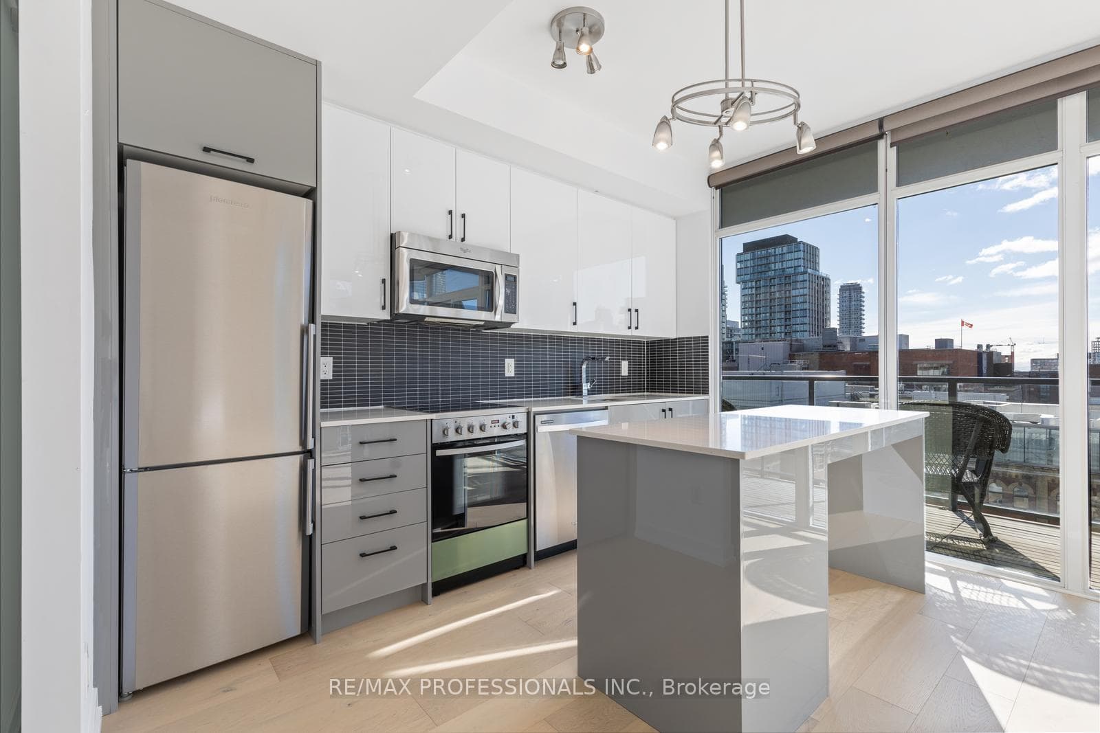 105 George Street Unit 810 photo 10
