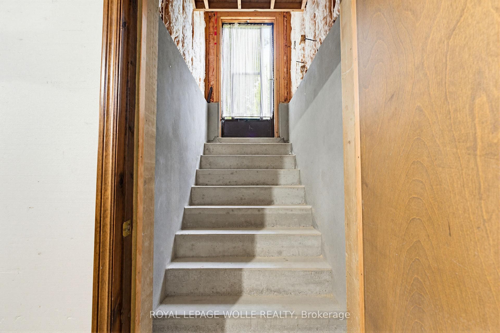 64 Hilltop Court photo 34