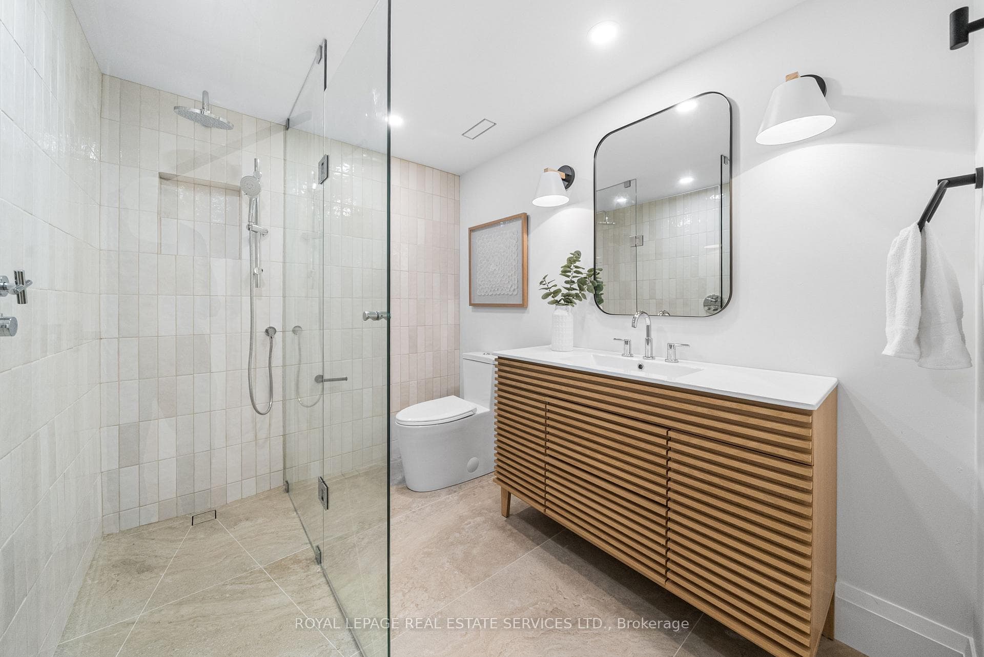 40 Oaklands Avenue Unit 329 photo 18