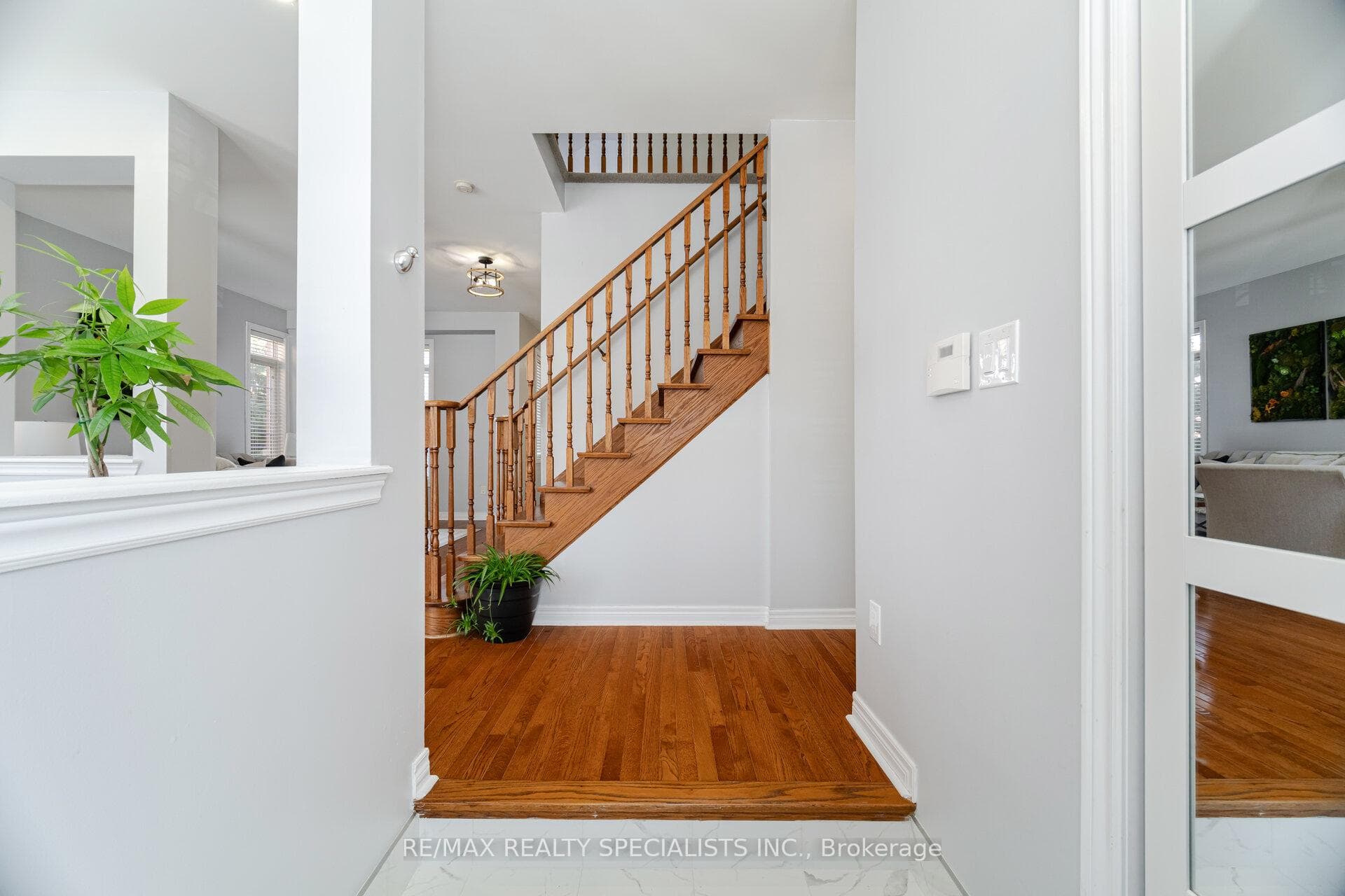 5539 Waterwind Crescent photo 4