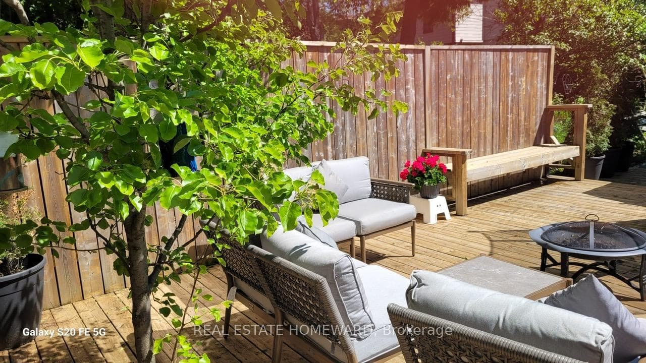 68 Wayland Avenue photo 26