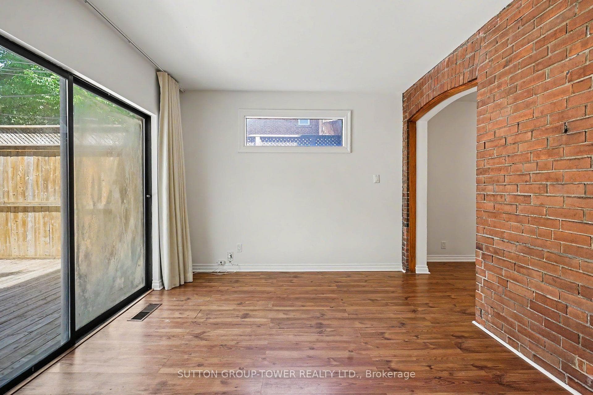 118 Castlefield Avenue photo 12