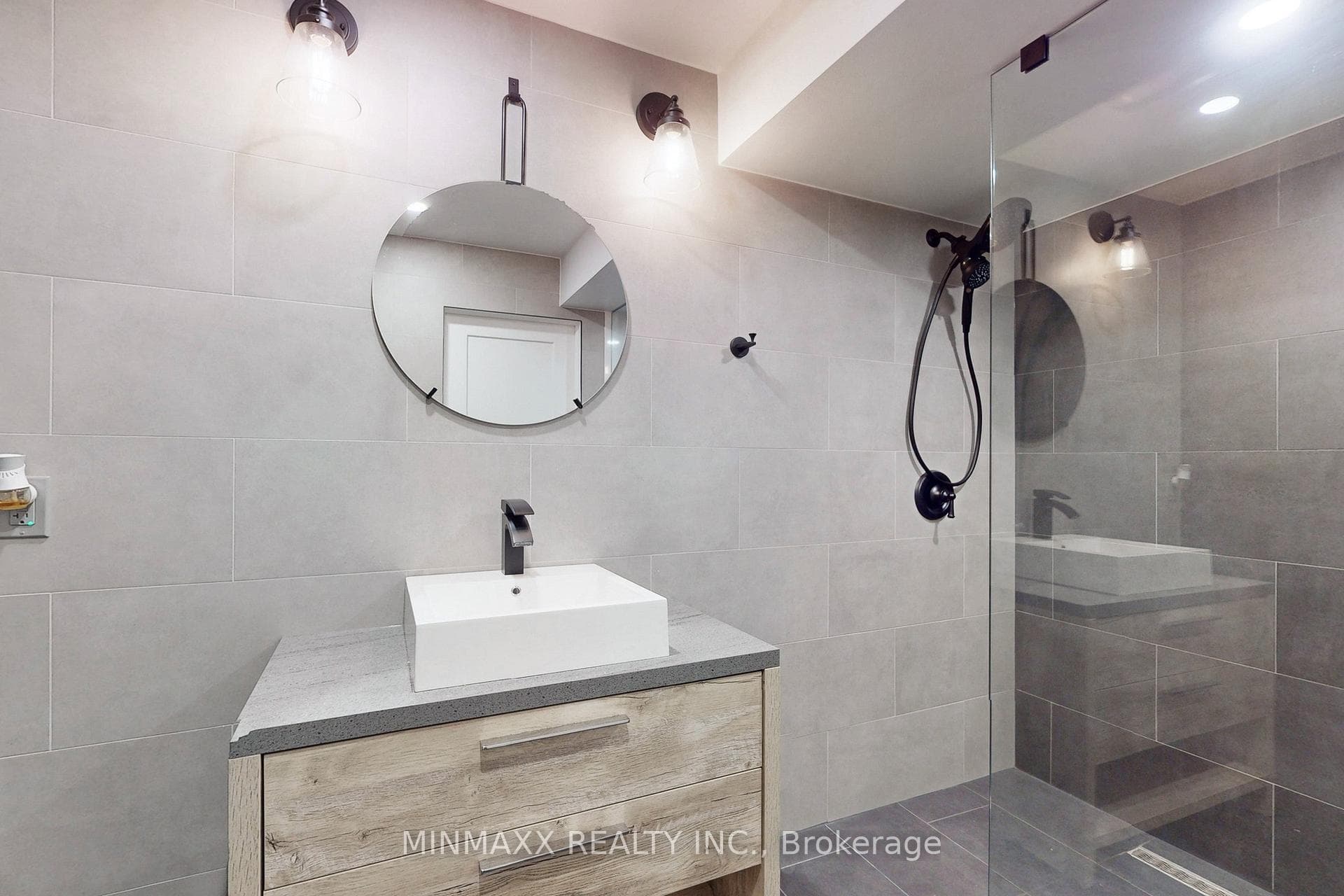 93 Tasker Court photo 37
