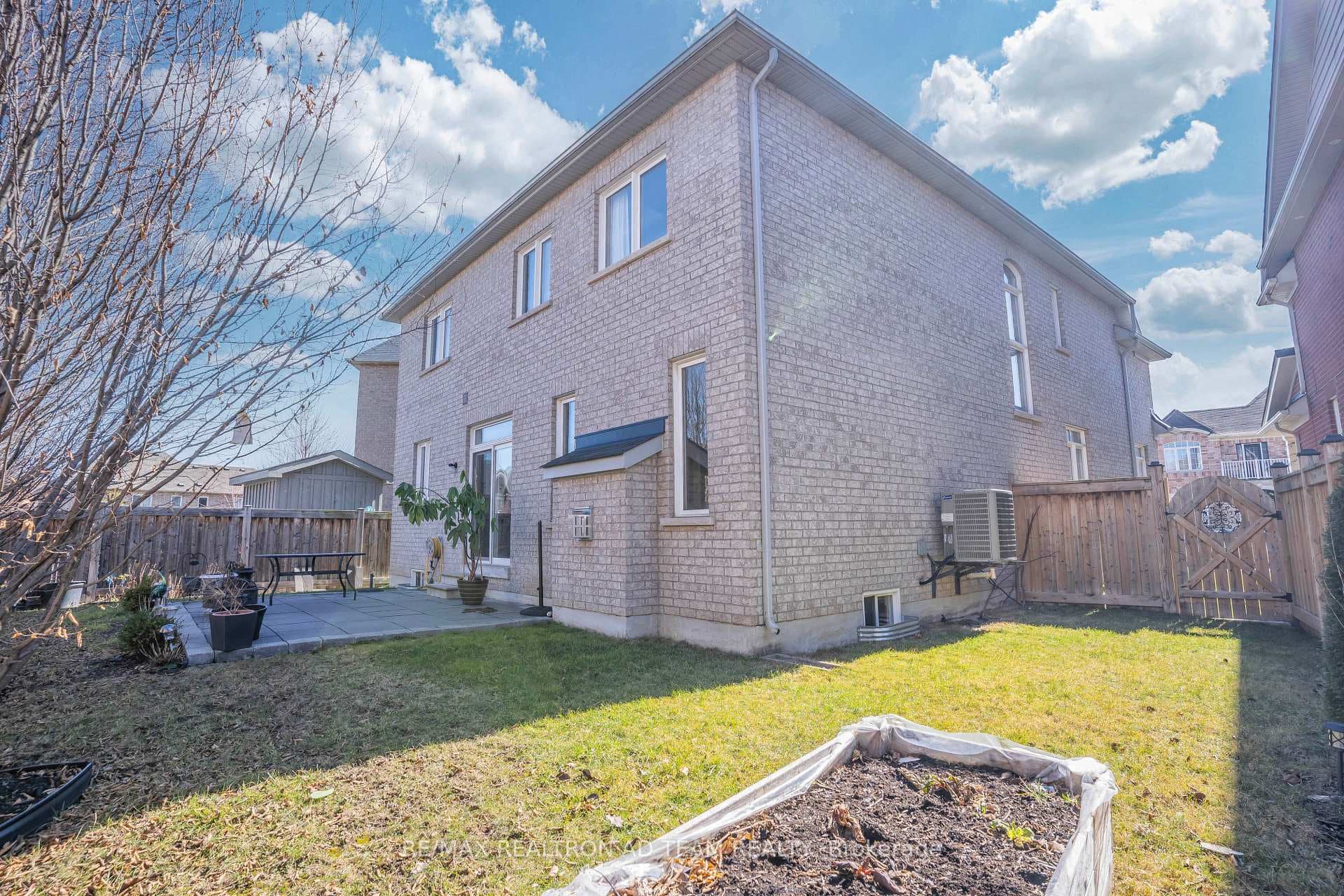 17 Oswell Drive photo 38