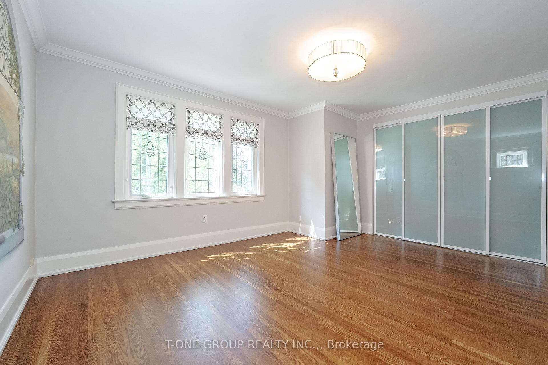 80 Douglas Drive photo 24