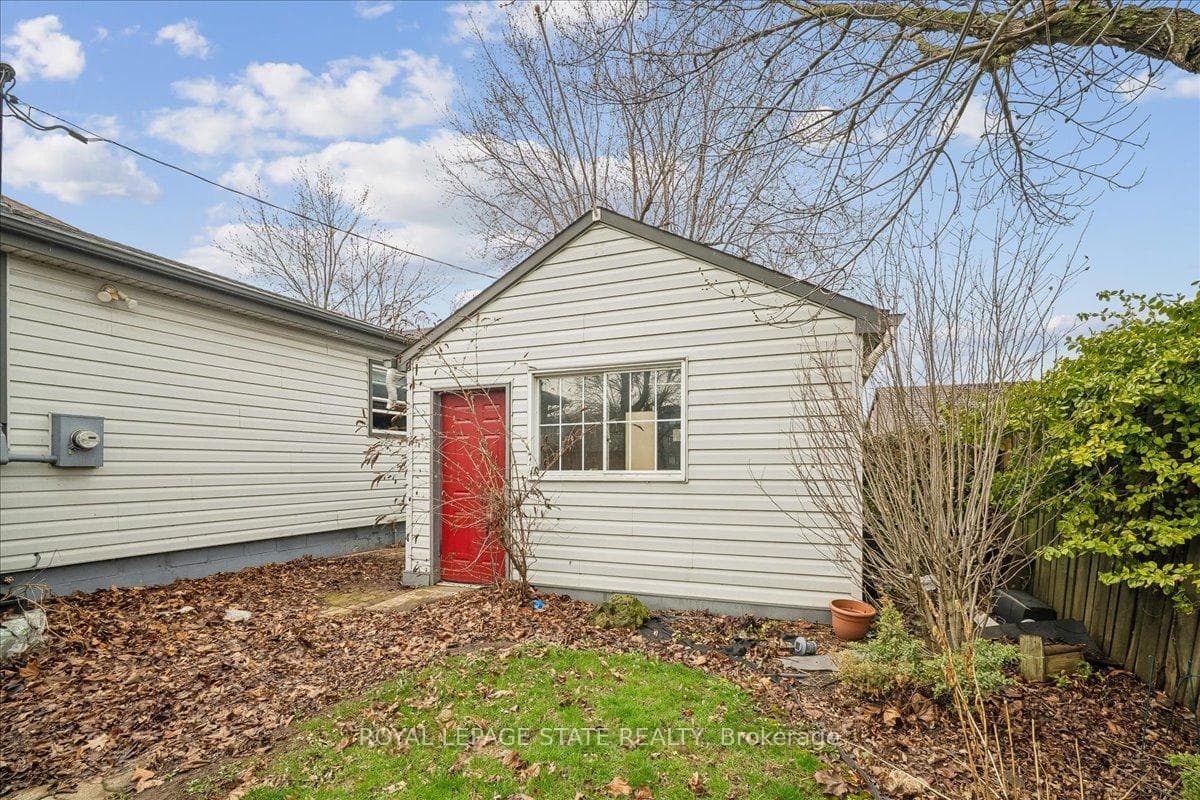 5 Herbert Court photo 26