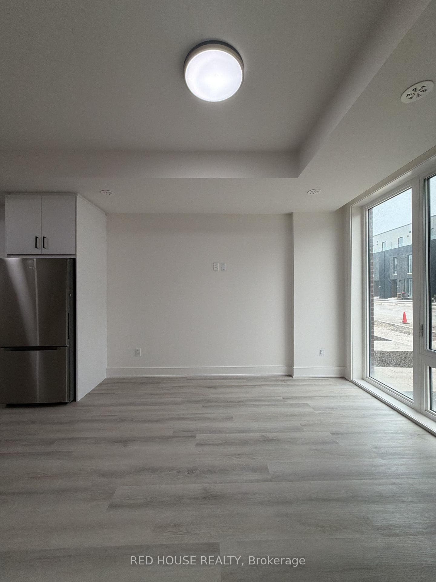 155 Everett Common photo 5