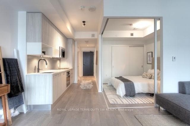 501 Adelaide Street Unit 1304 photo 3