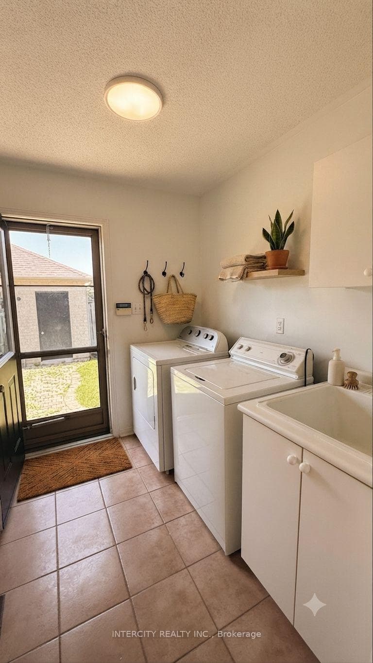 12 Castle Park Boulevard photo 11