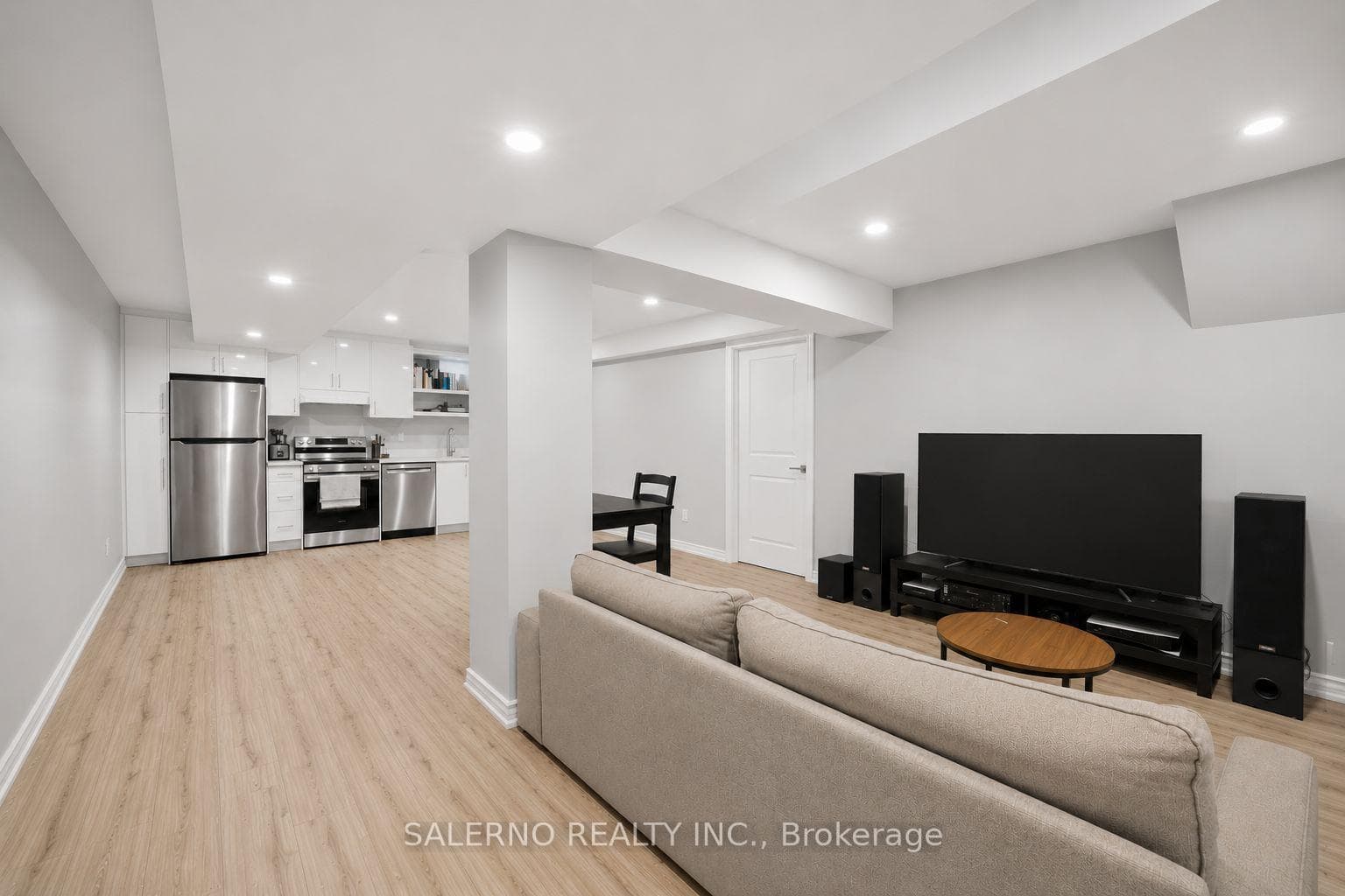 111 Ironside Drive photo 33