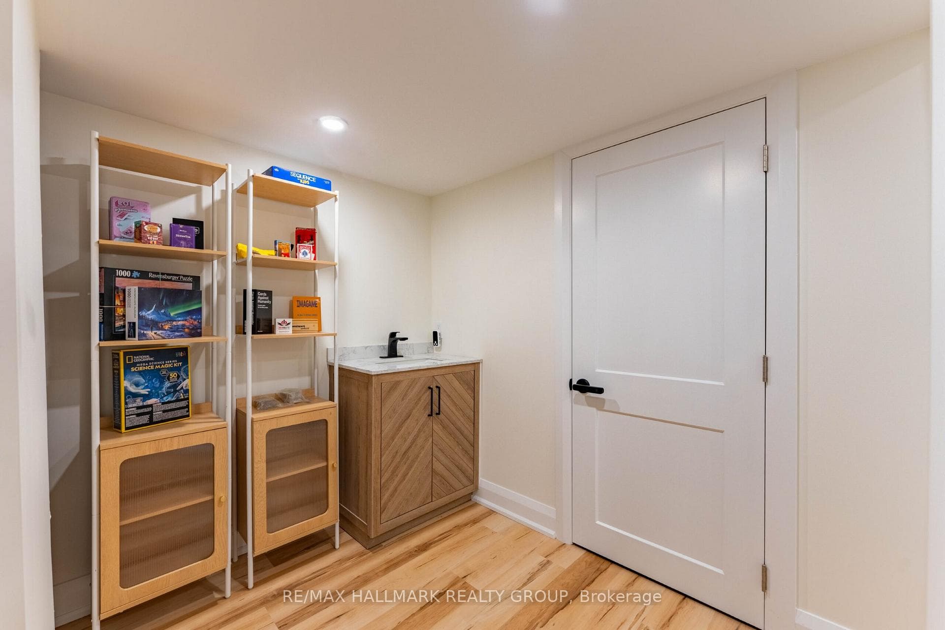 820 Grenon Avenue photo 32