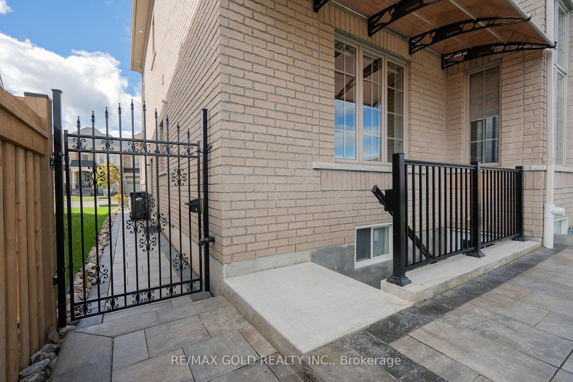 11 Martin Byrne Drive photo 37