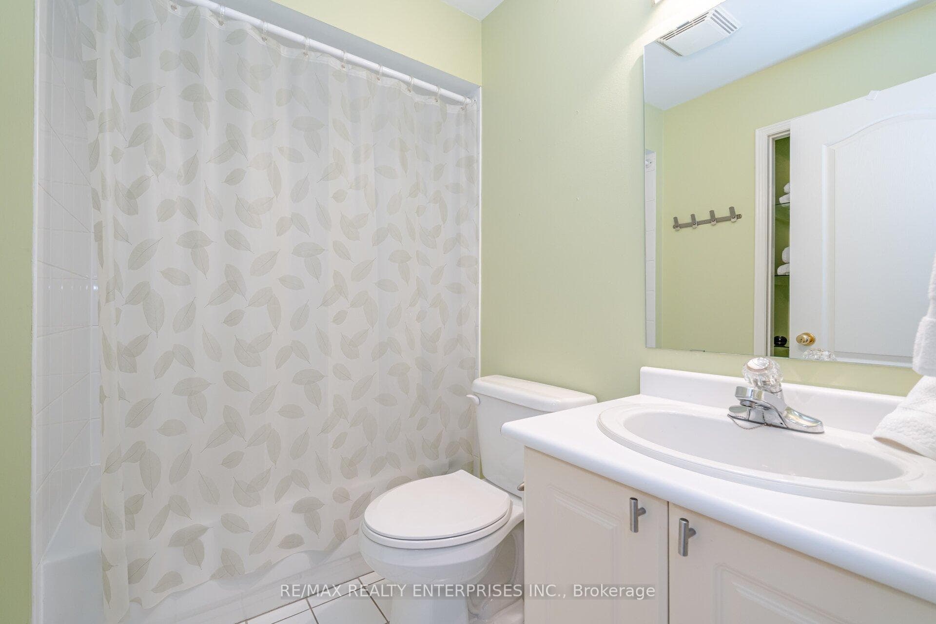 Upper level bathroom