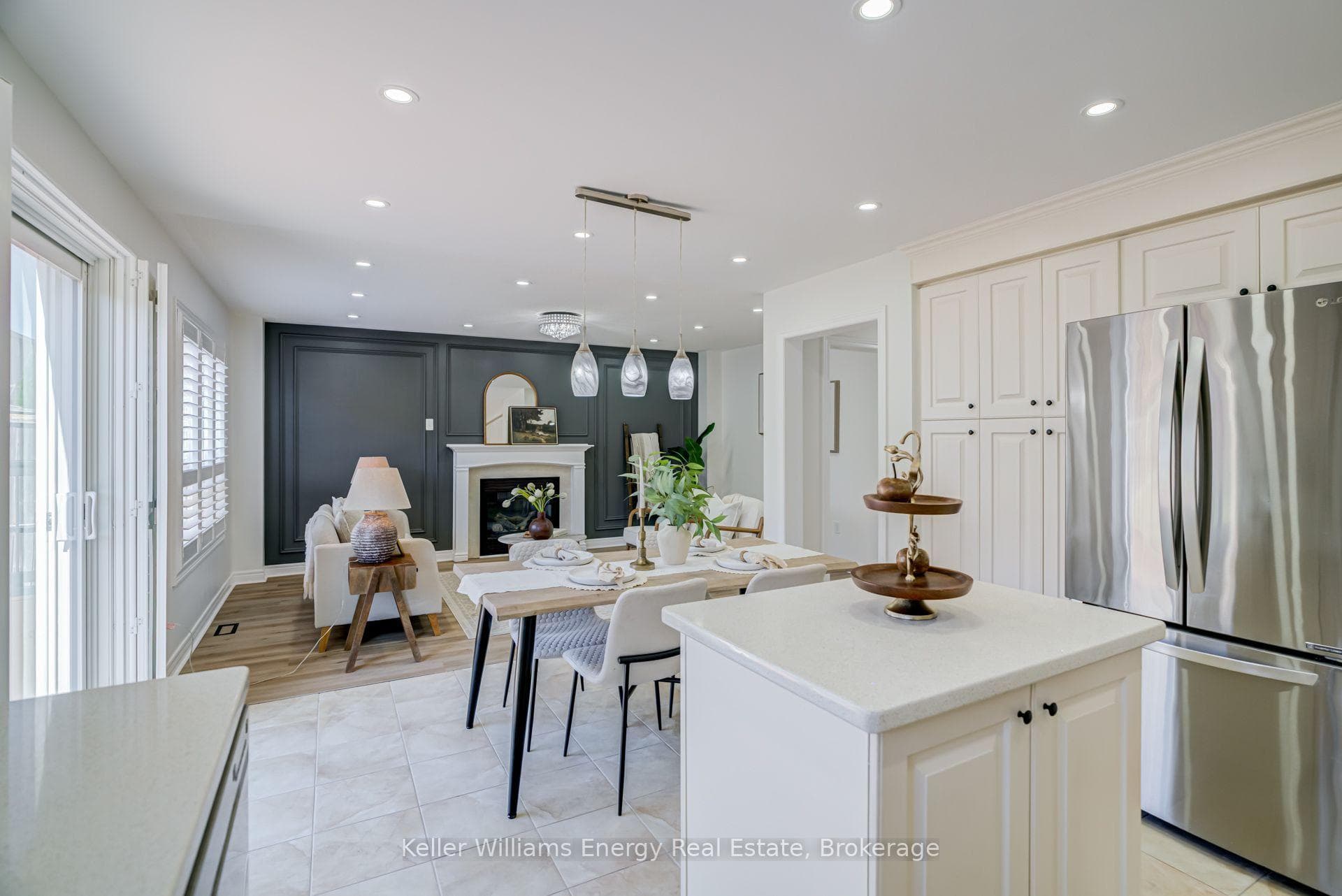 1342 Harlstone Crescent photo 5
