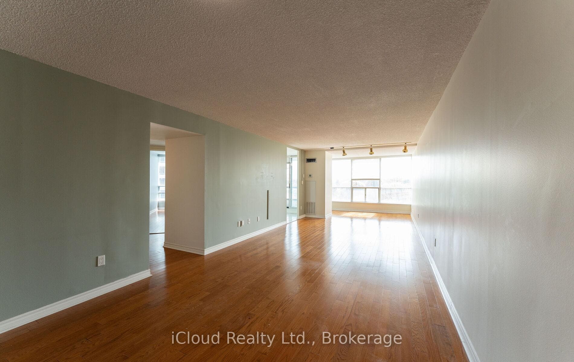 30 Holly Street Unit 901 photo 9