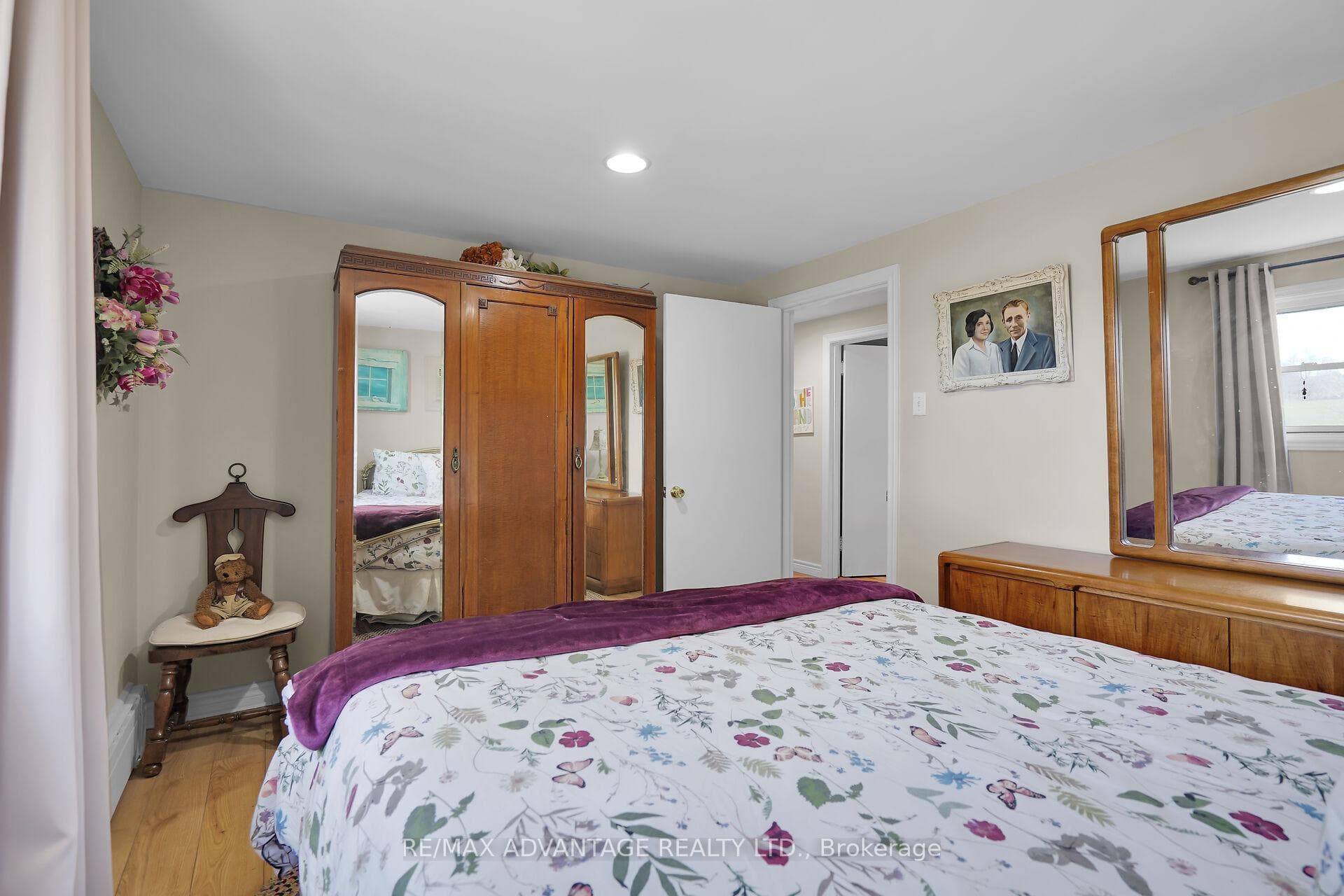2678 Dorchester Road photo 20