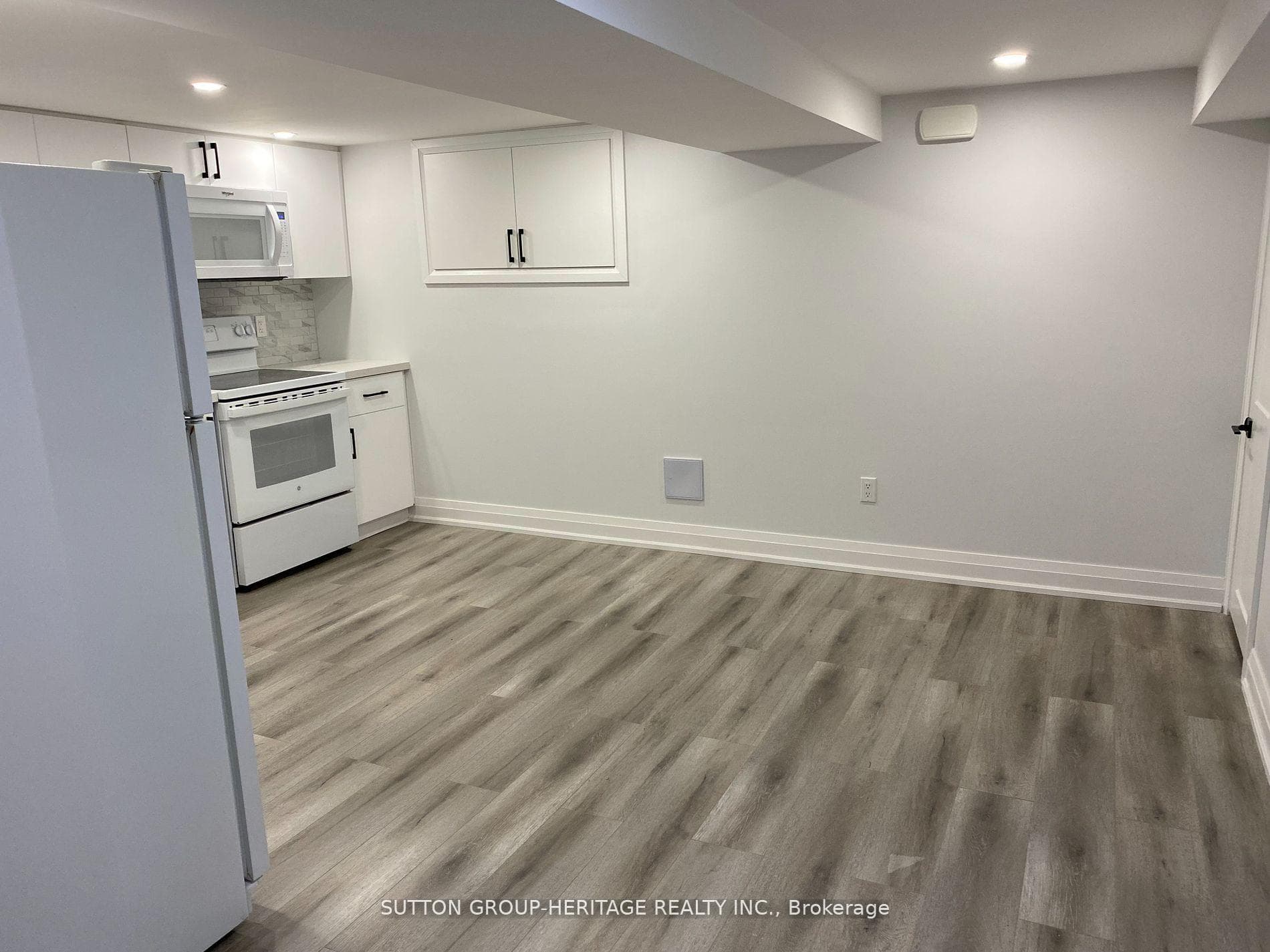 1372 Tatra Drive photo 4