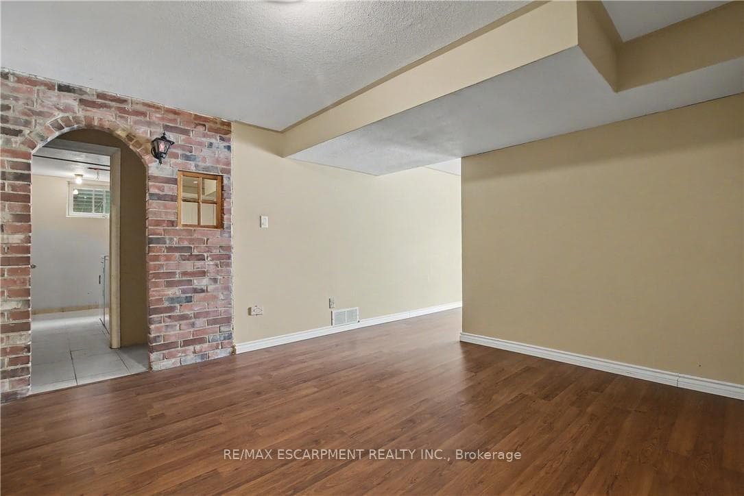37 Sunrise Crescent photo 28