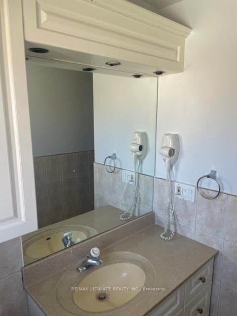 213 Close Avenue Unit 2 photo 13