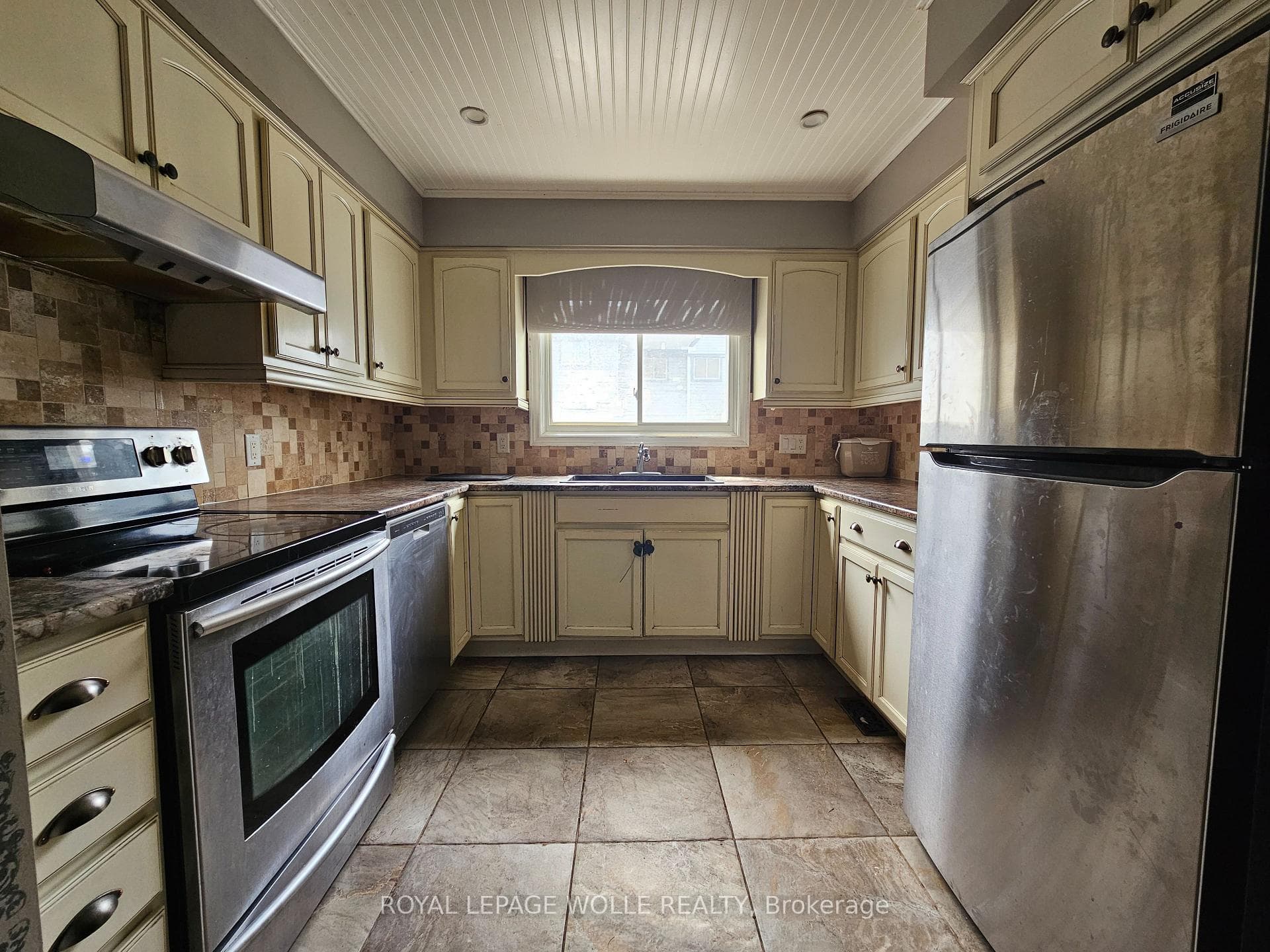 589 Beechwood Drive Unit 36 photo 8