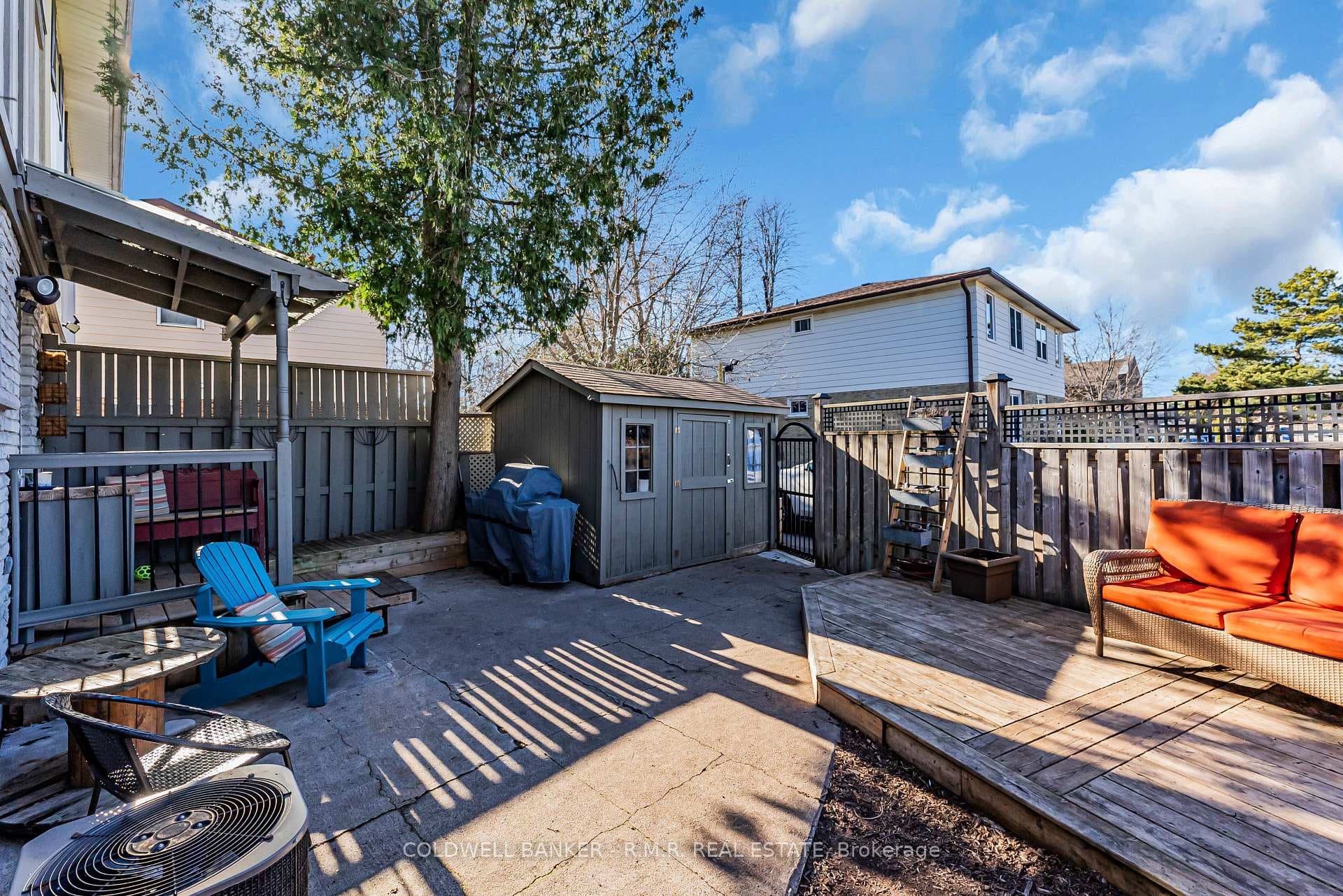 526 Waverly Street photo 39
