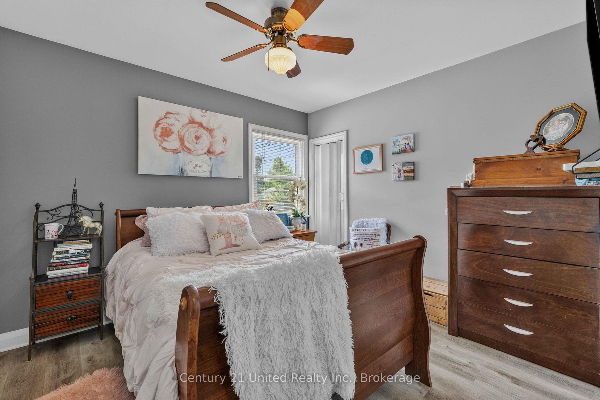 525 Howden Street photo 17