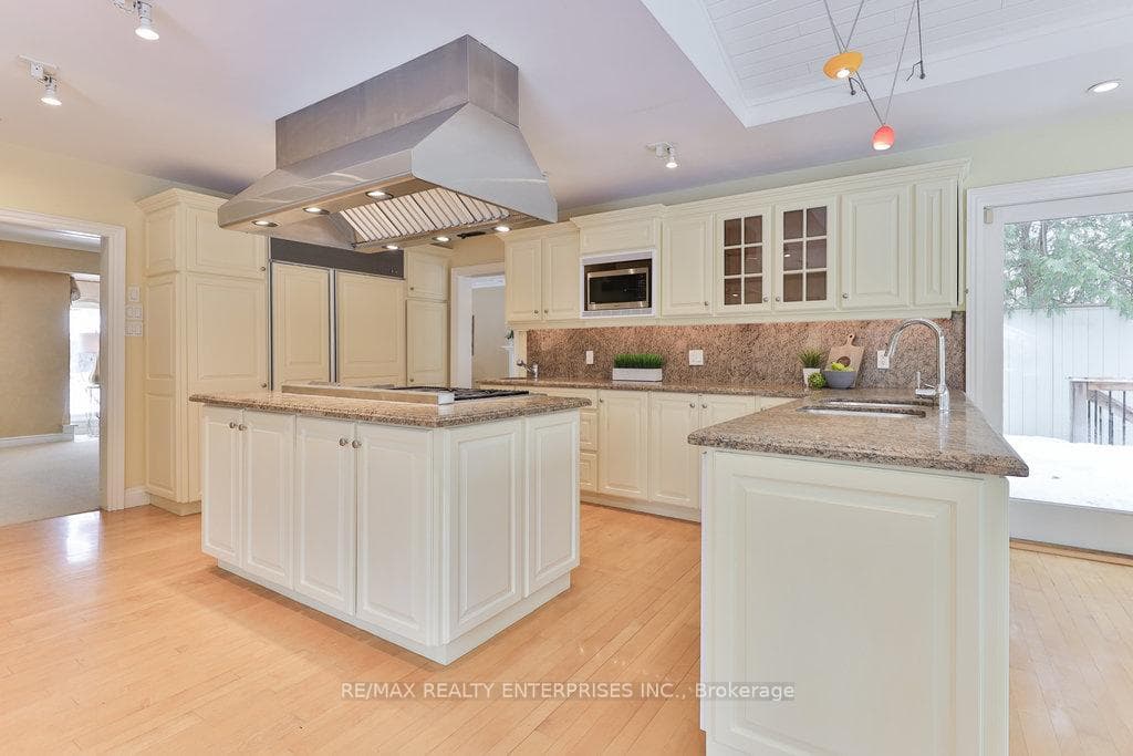 1497 Randor Drive photo 9