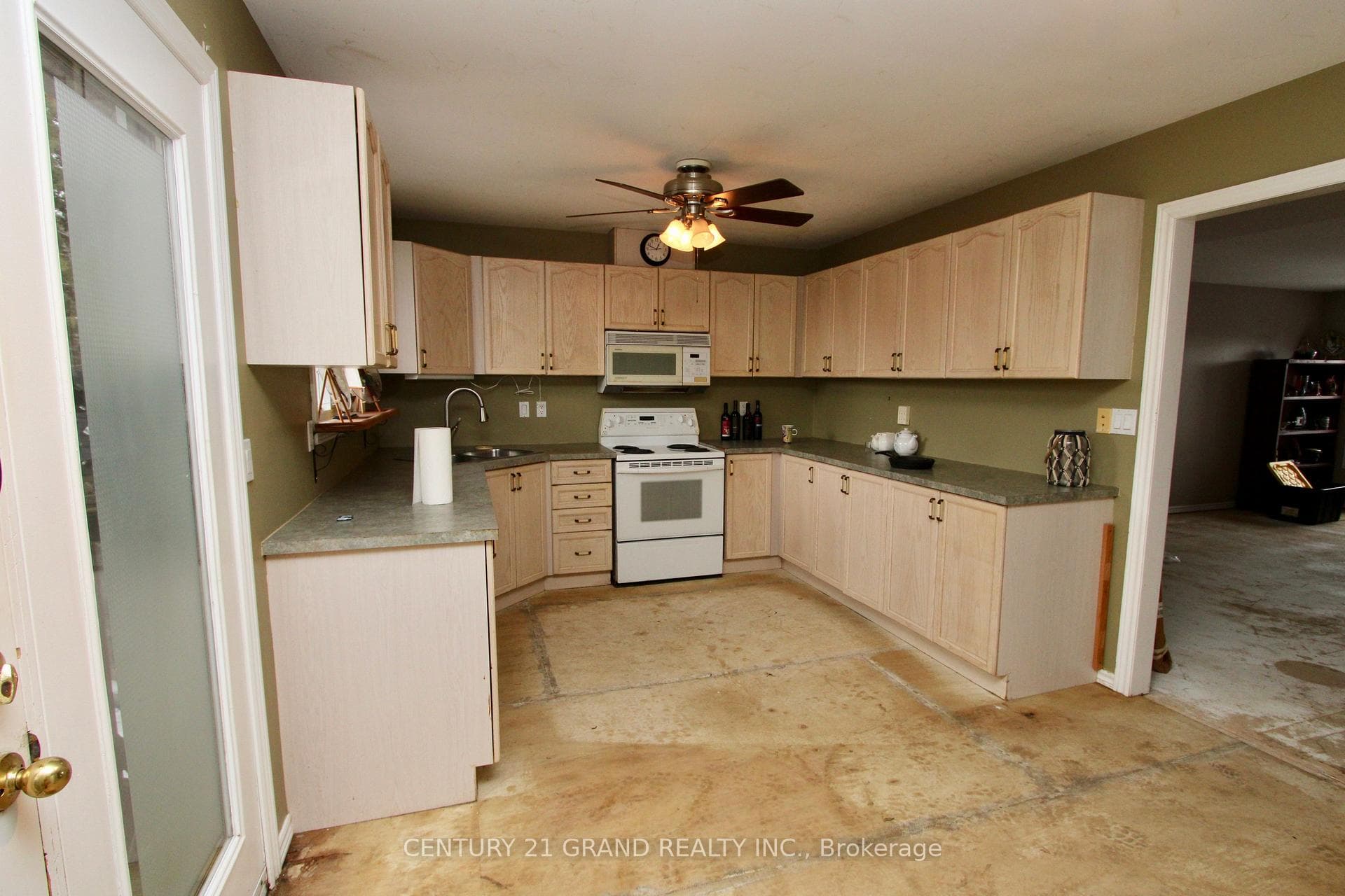 4 Dowden Avenue photo 14